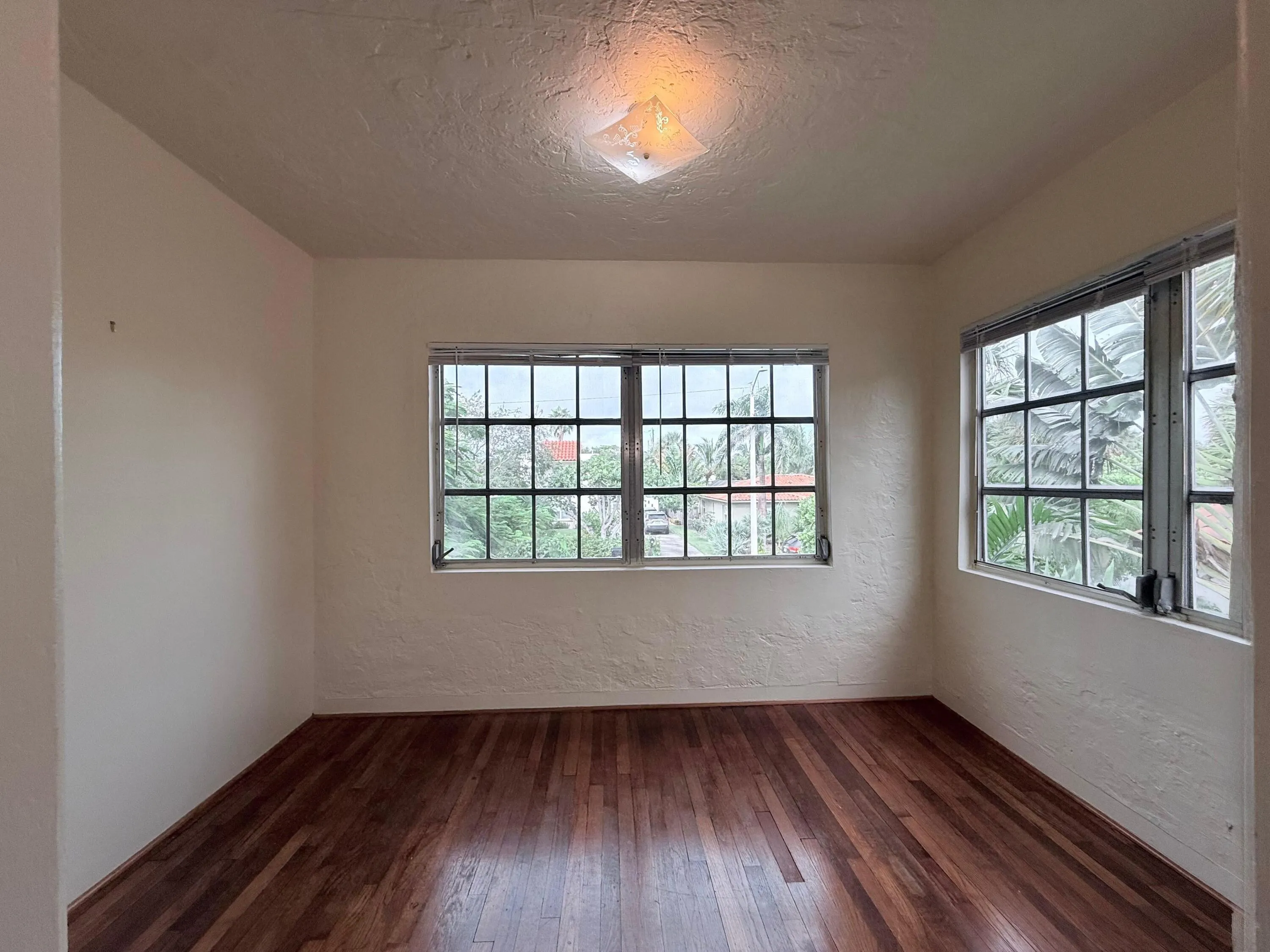 1212 N Palmway, #4