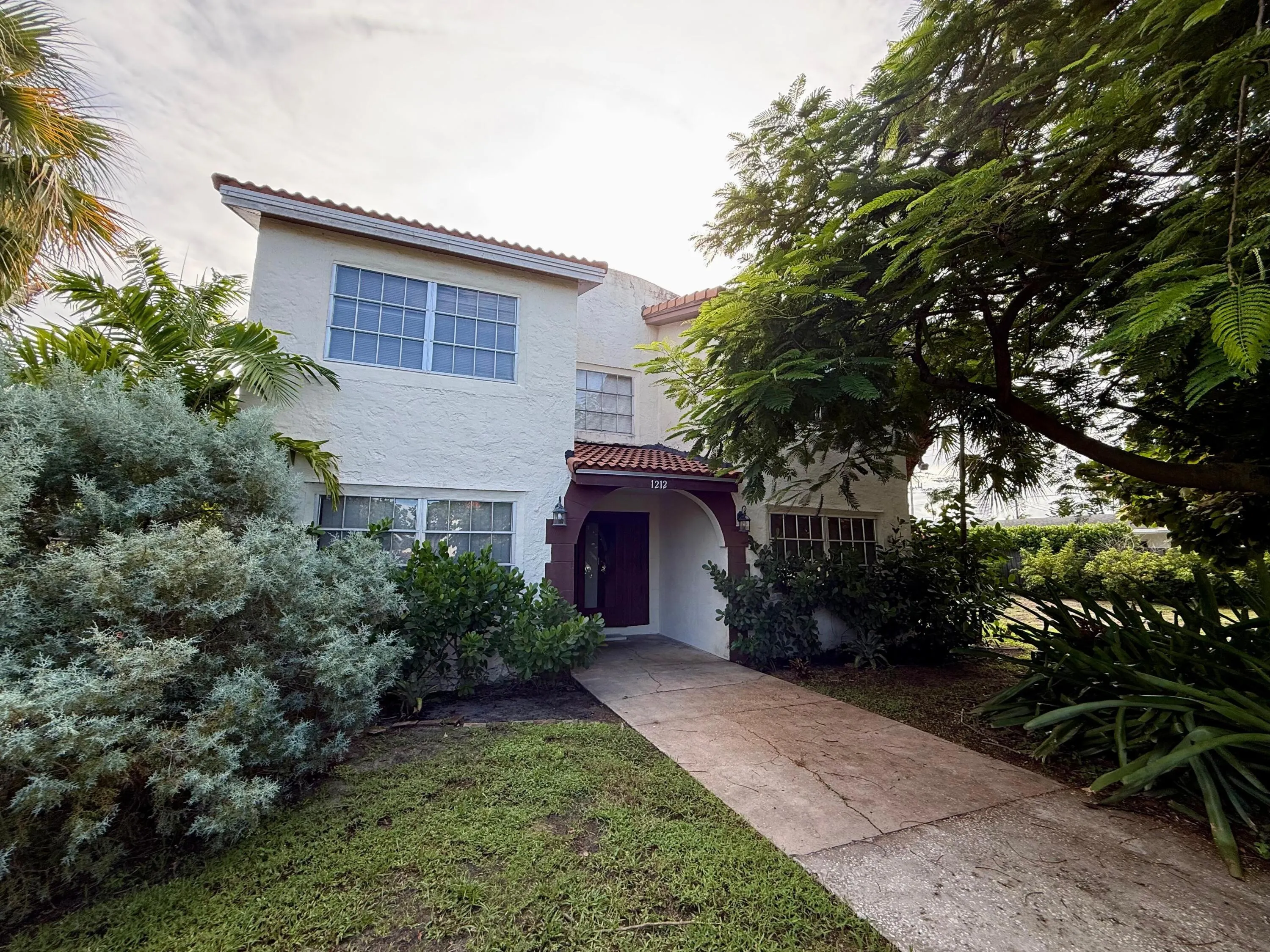 1212 N Palmway, #4