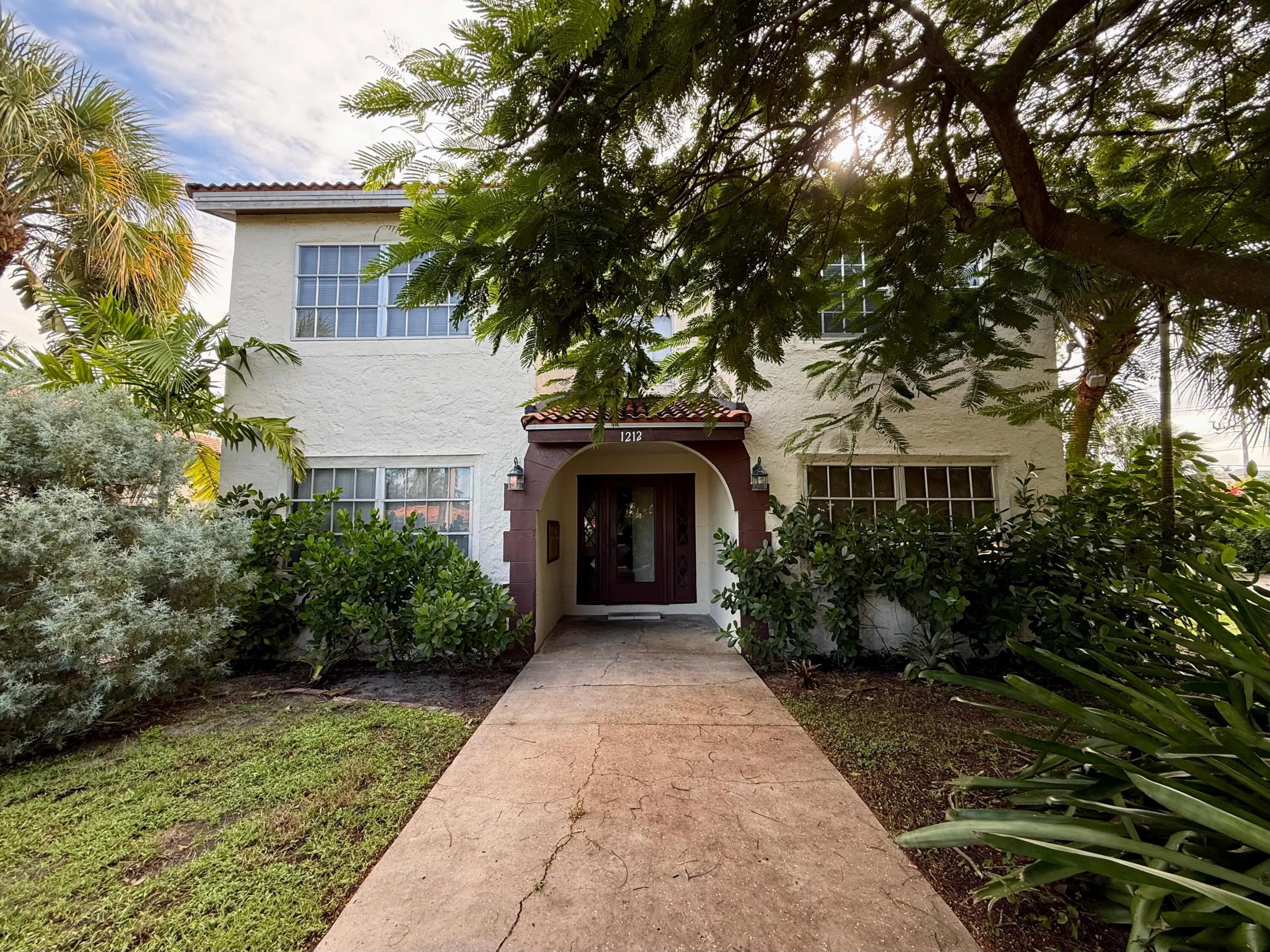 1212 N Palmway, #4