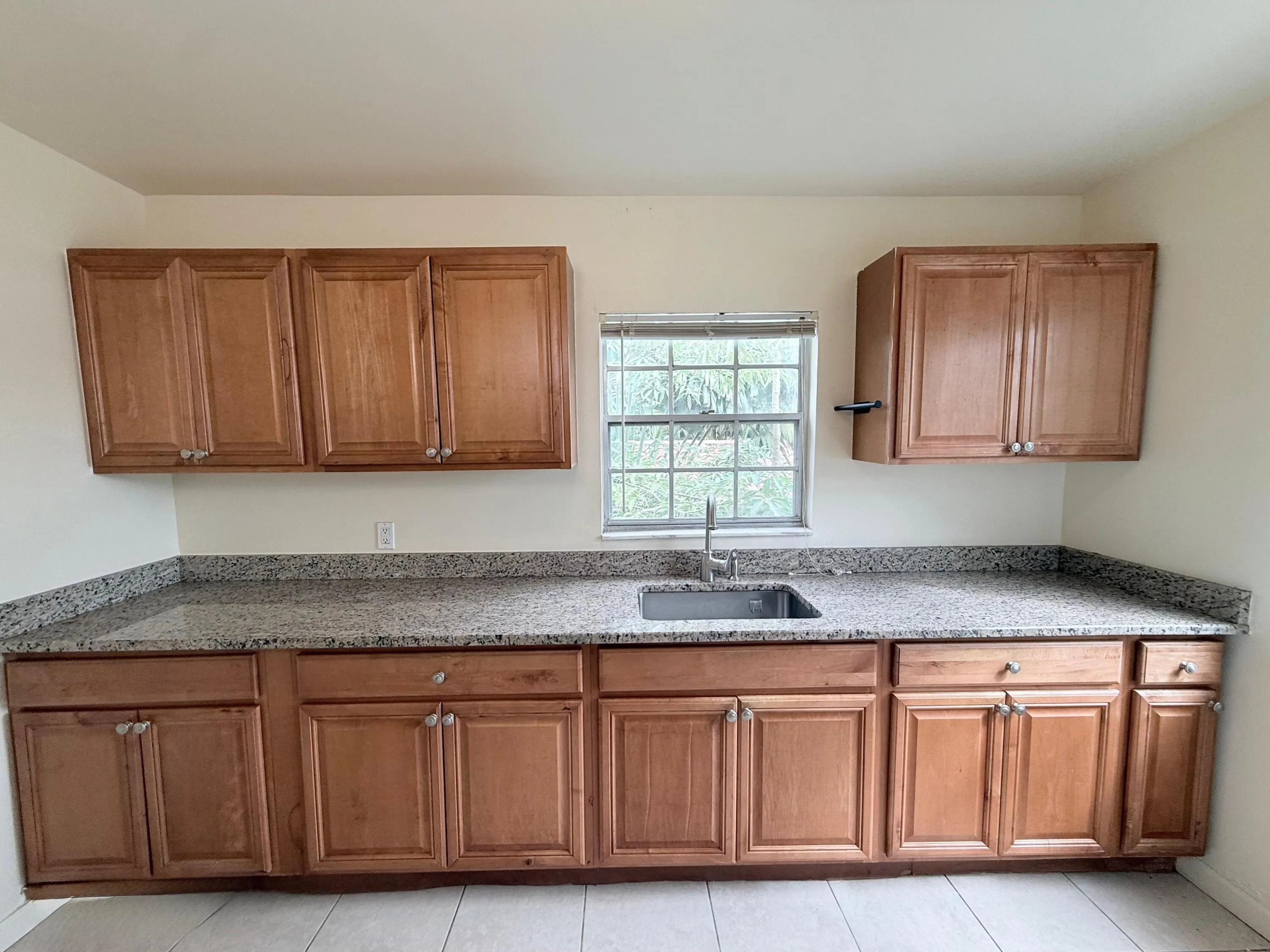 1212 N Palmway, #4