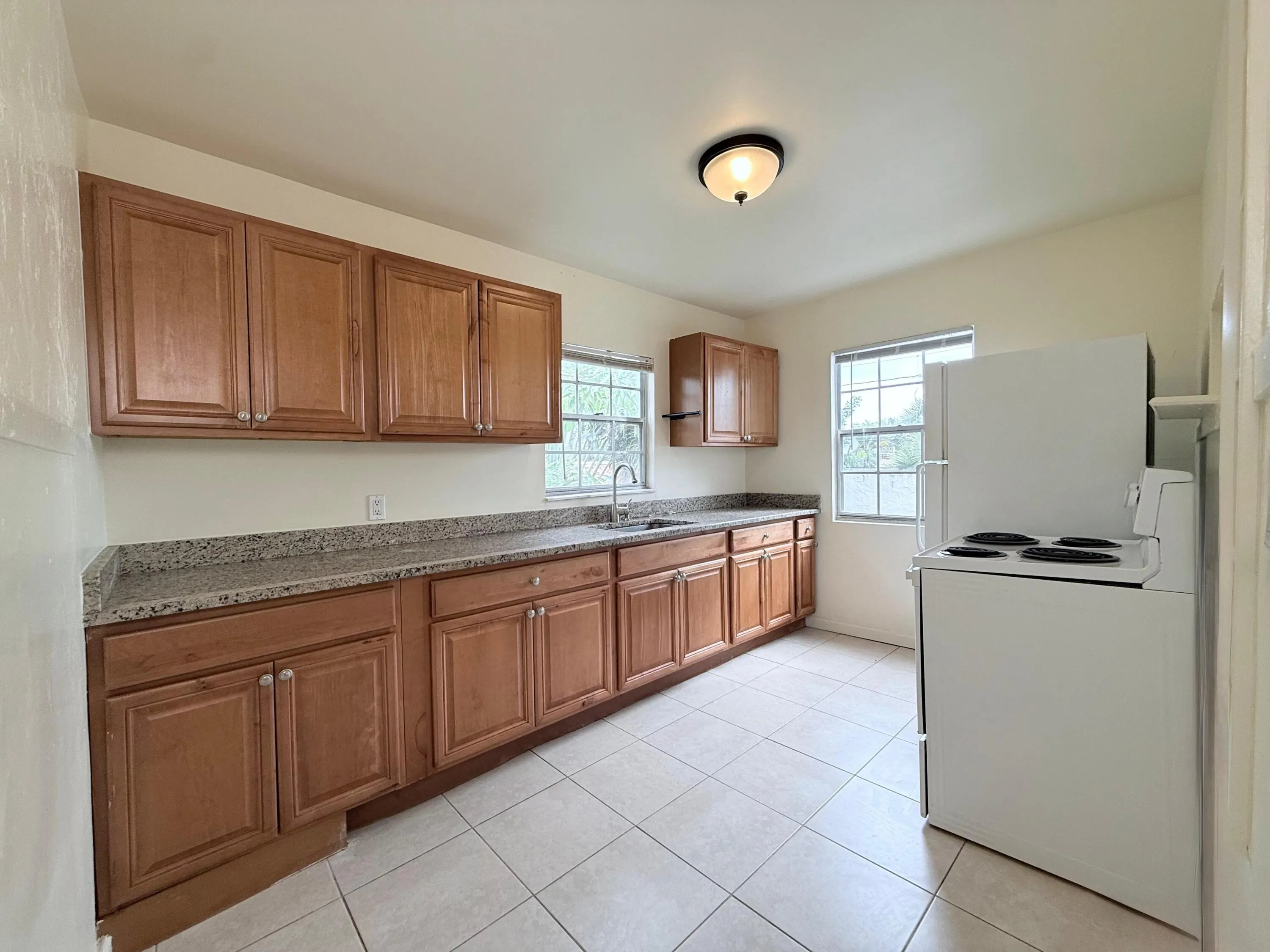 1212 N Palmway, #4