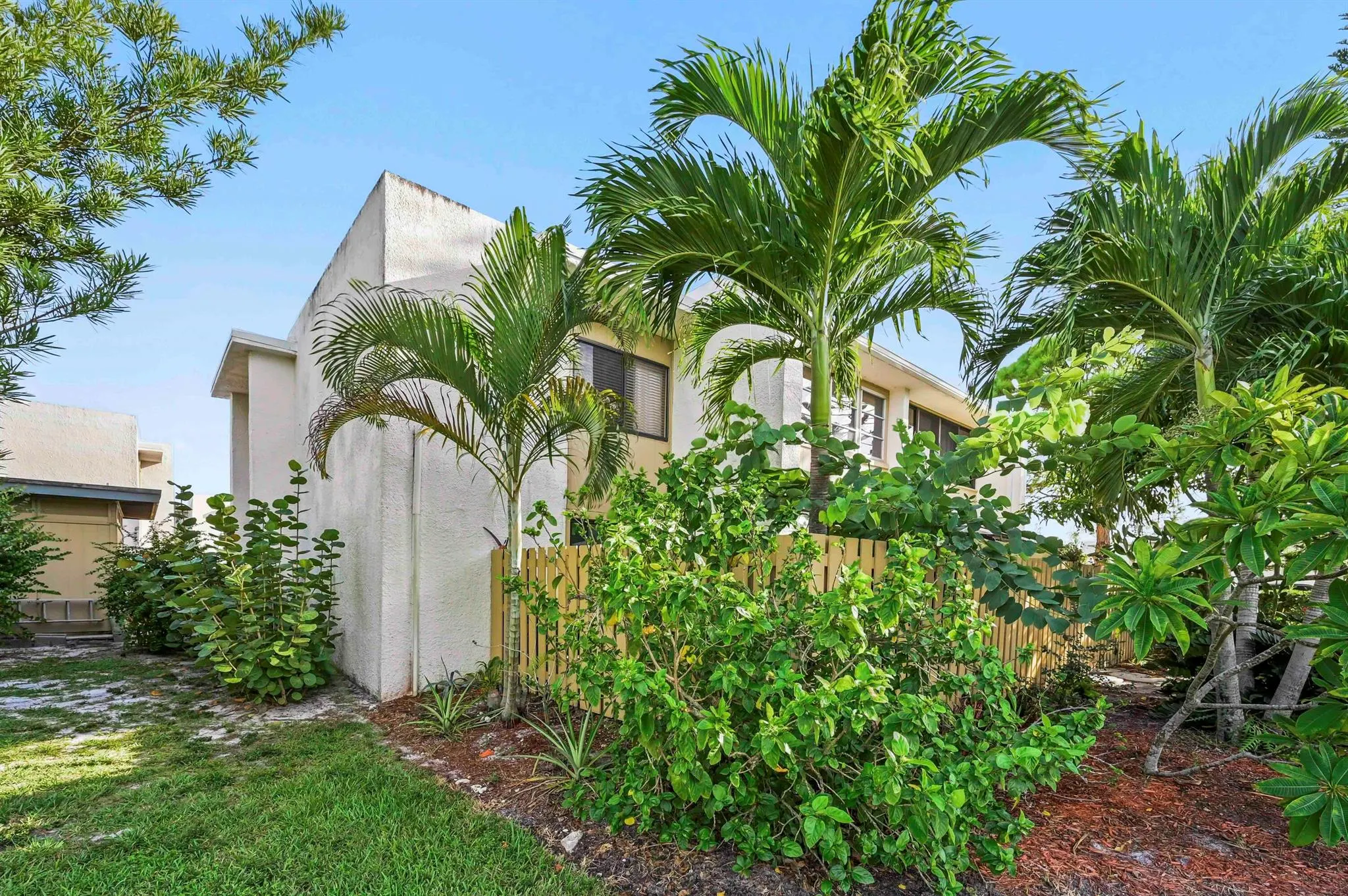 1501 NE 13th Terrace, #H16