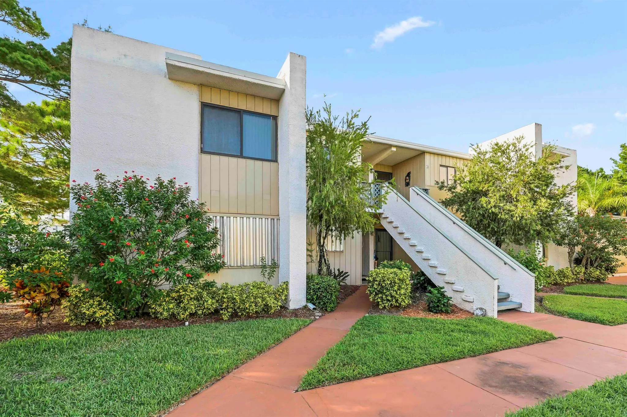 1501 NE 13th Terrace, #H16