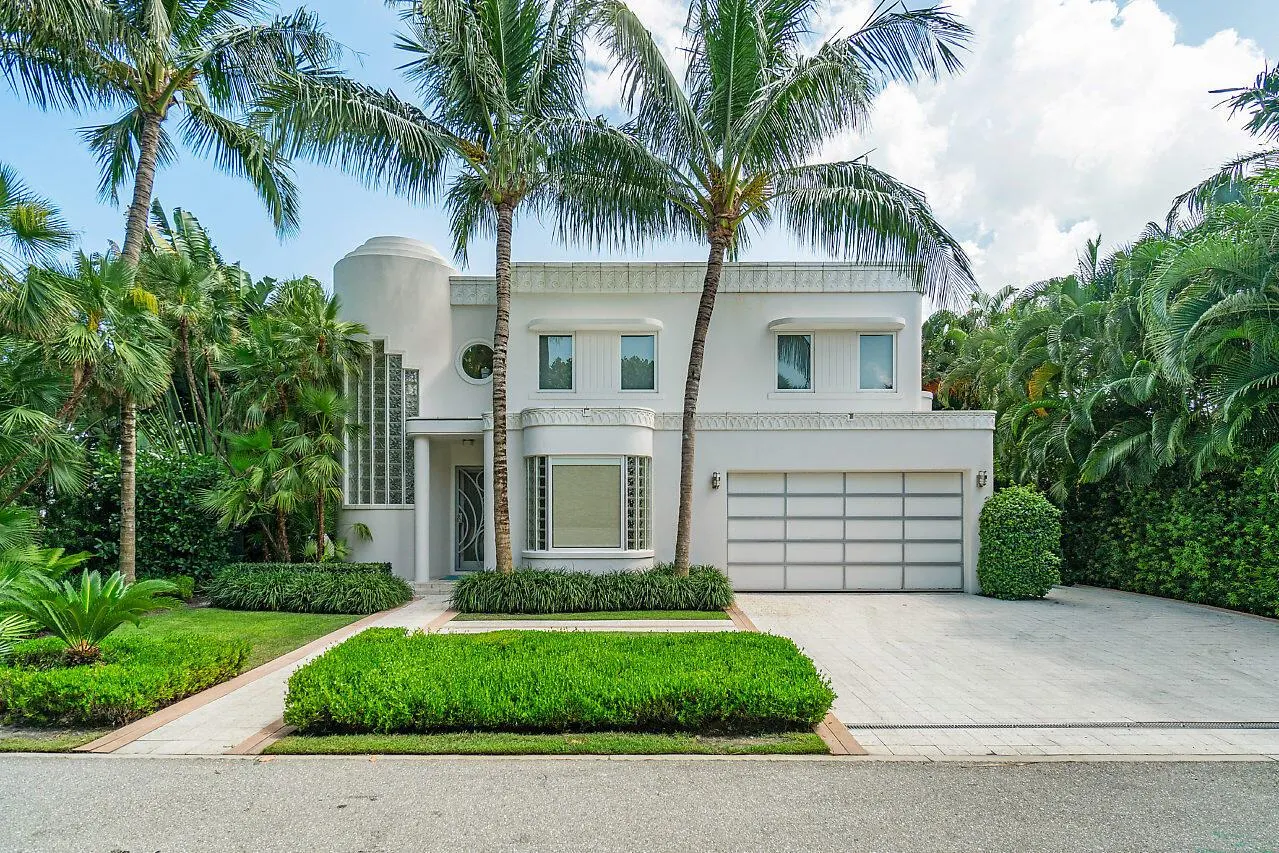 216 Colonial Lane