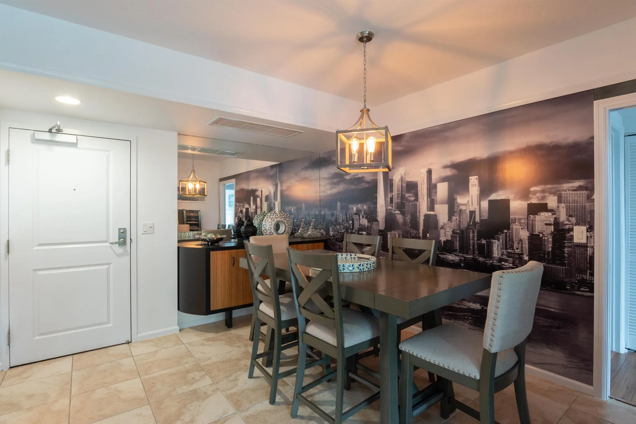 403 S Sapodilla Avenue, #207