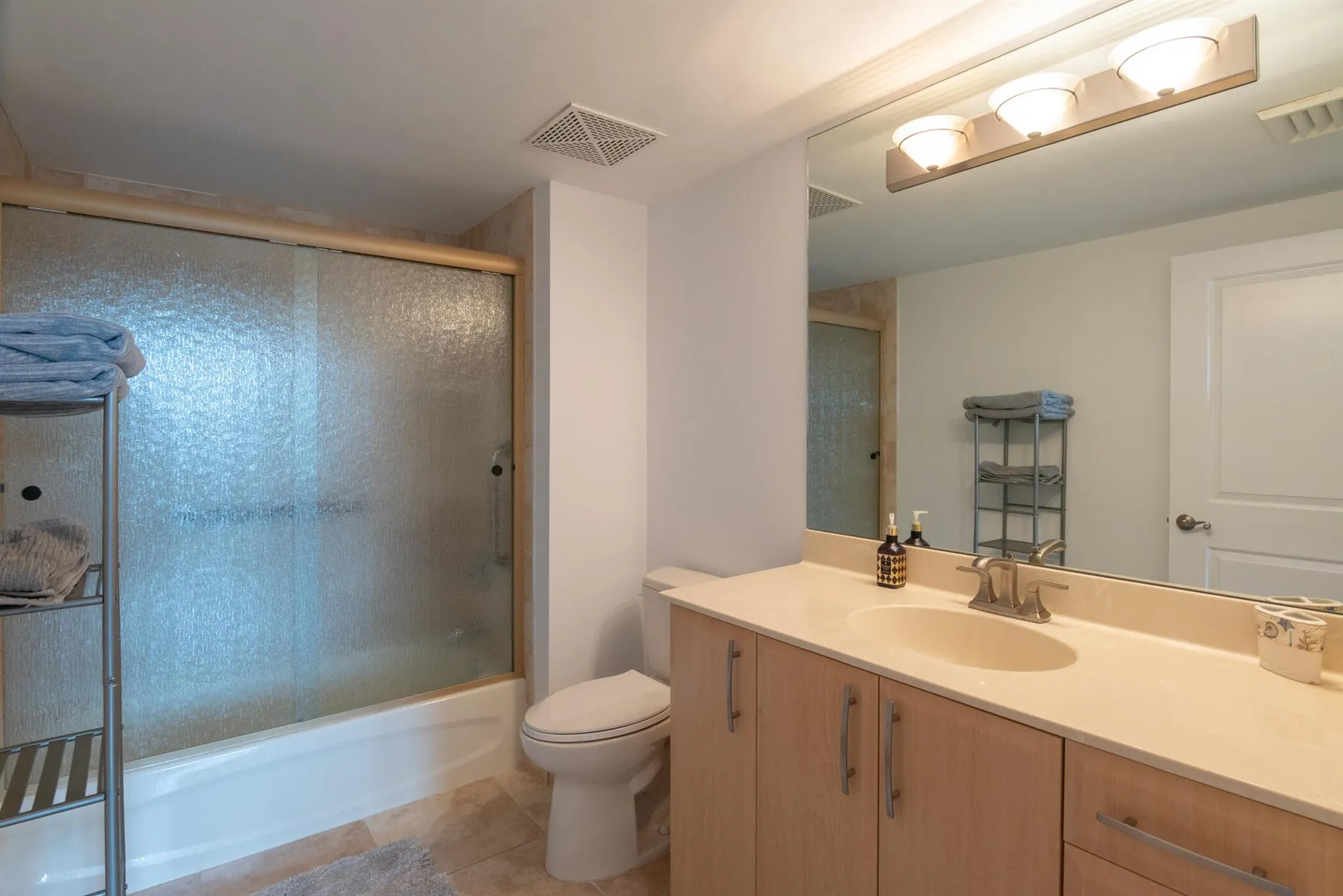 403 S Sapodilla Avenue, #207