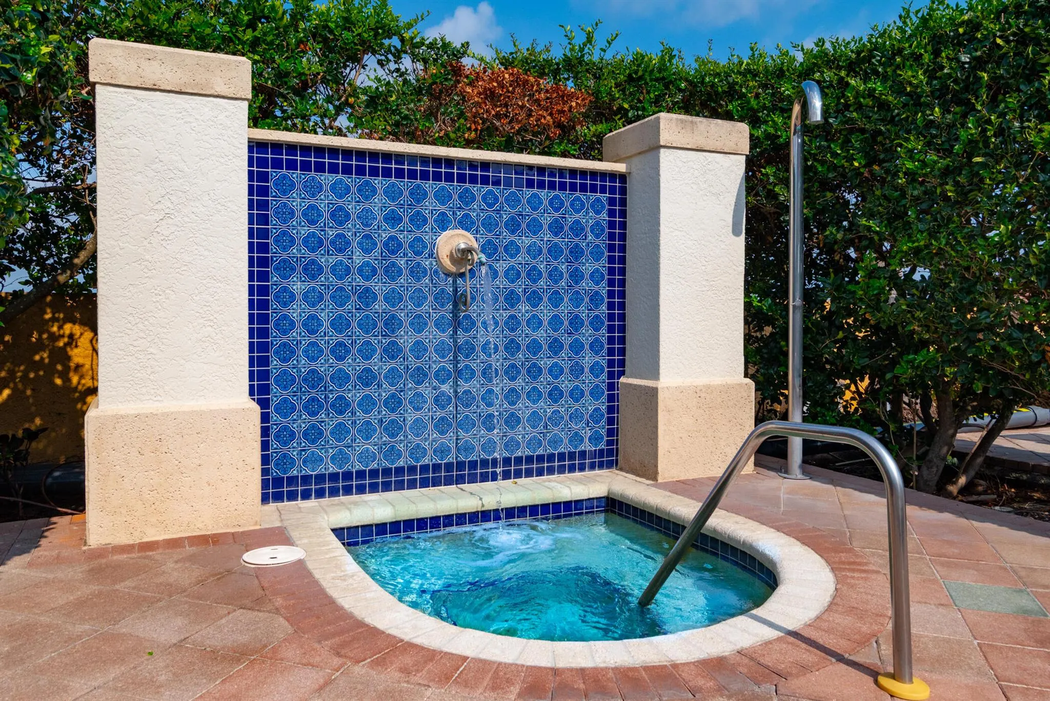 403 S Sapodilla Avenue, #207