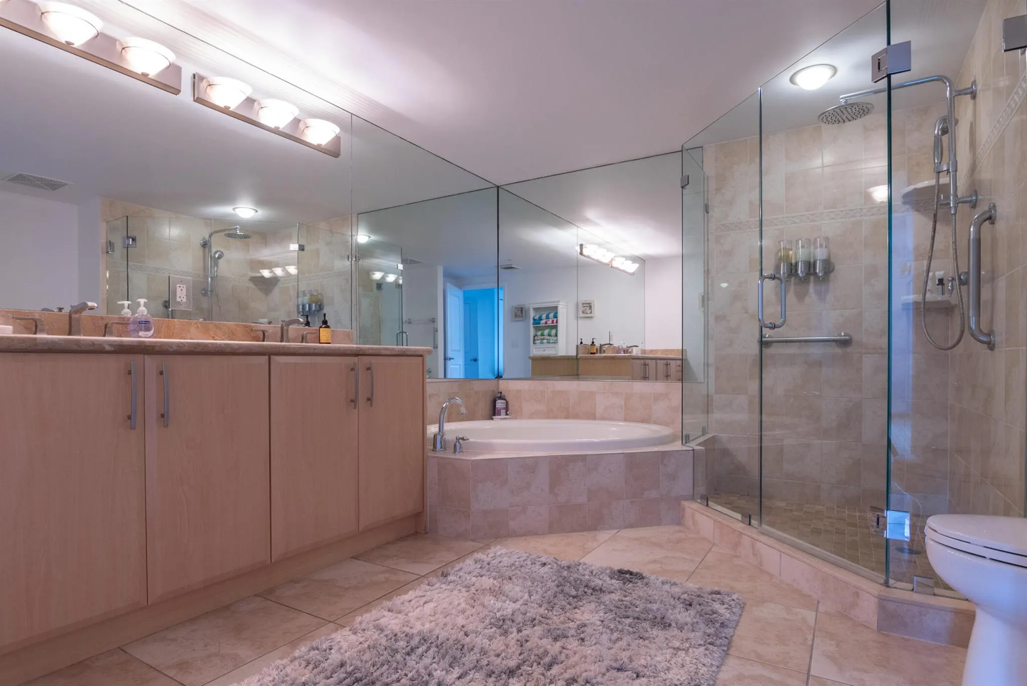 403 S Sapodilla Avenue, #207