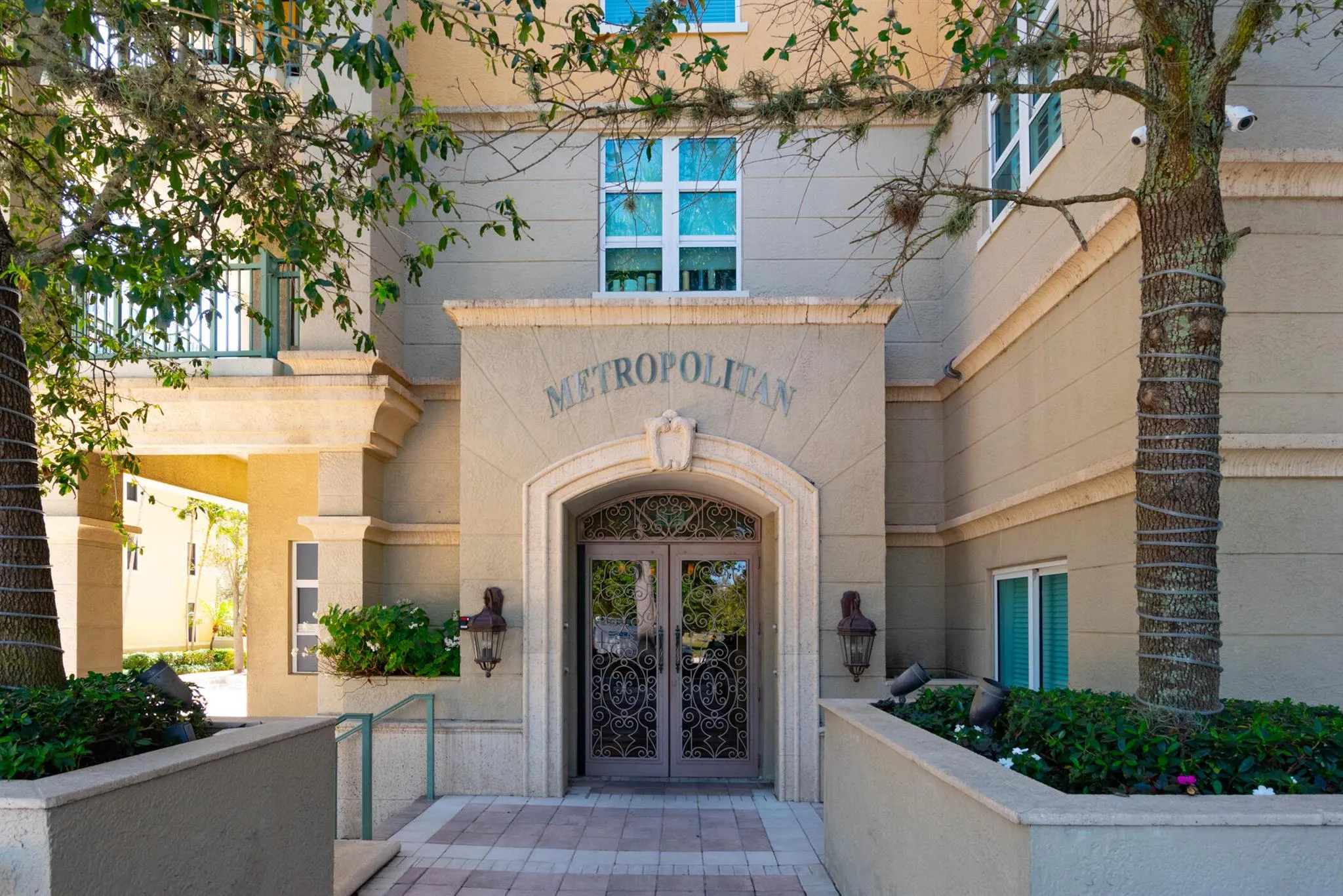 403 S Sapodilla Avenue, #207