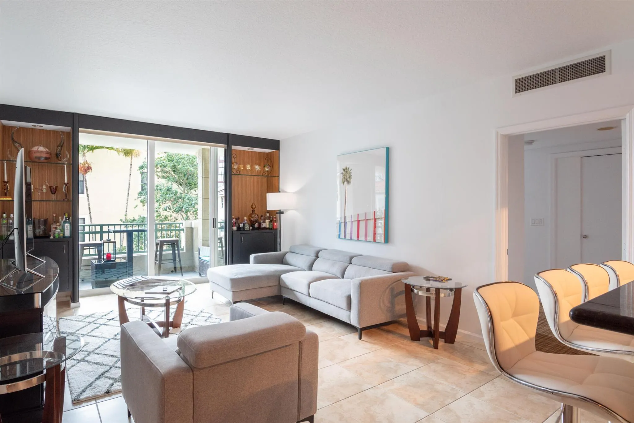 403 S Sapodilla Avenue, #207
