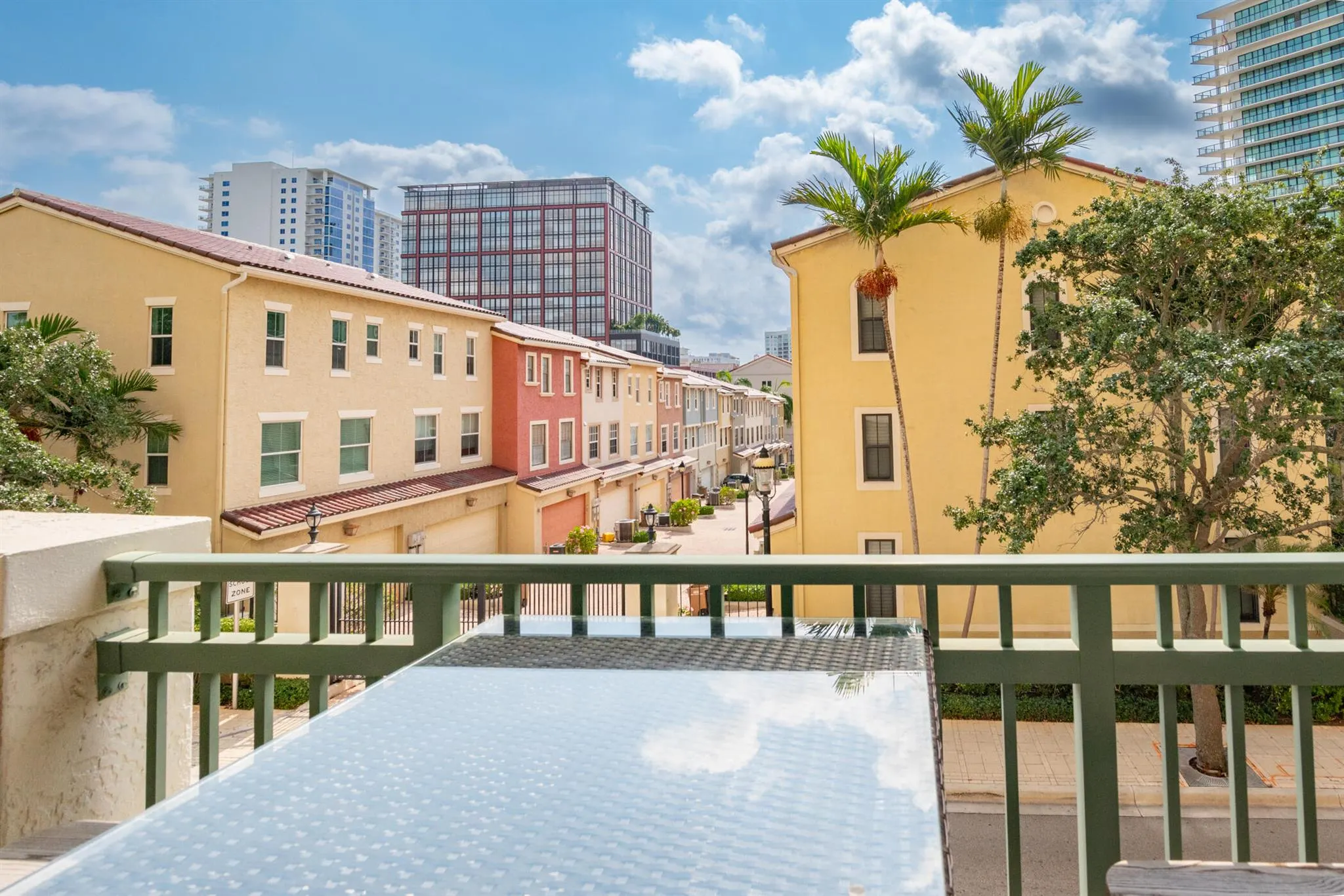 403 S Sapodilla Avenue, #207