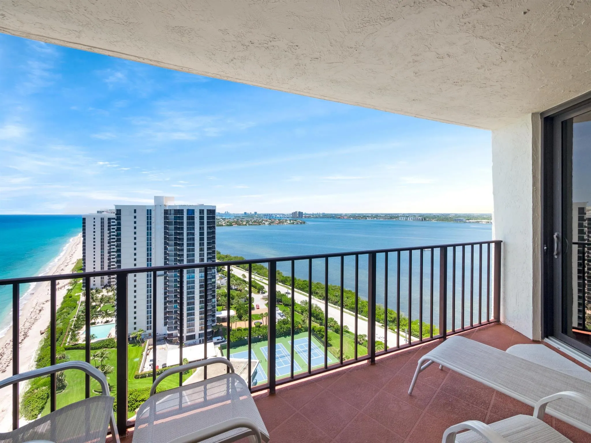 5420 N Ocean Drive, #2504