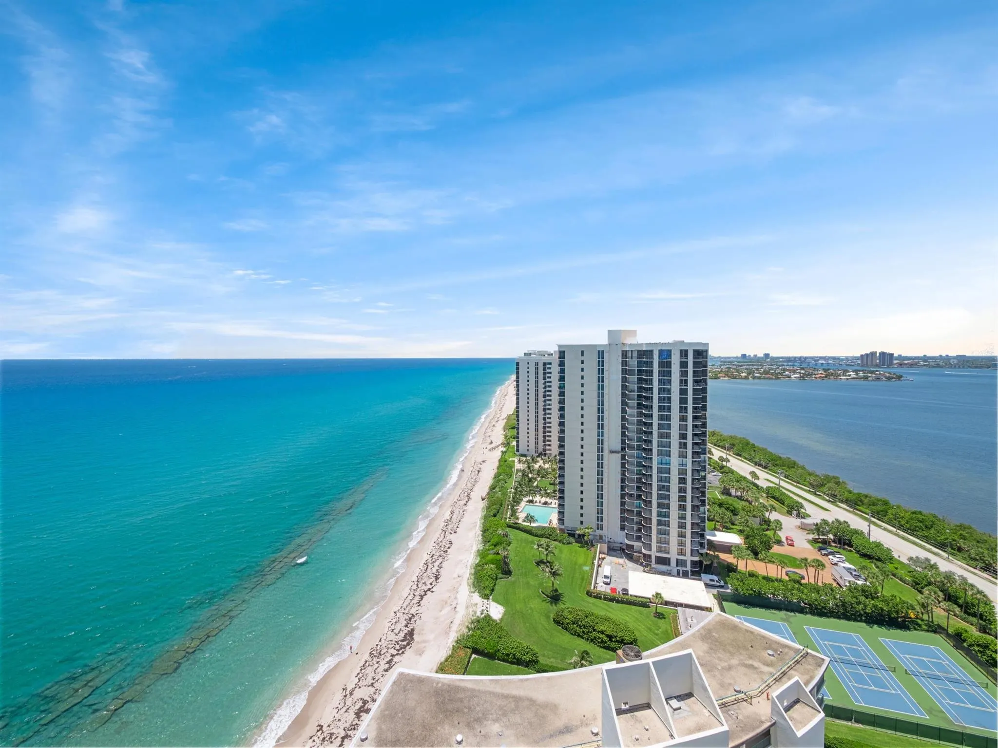5420 N Ocean Drive, #2504