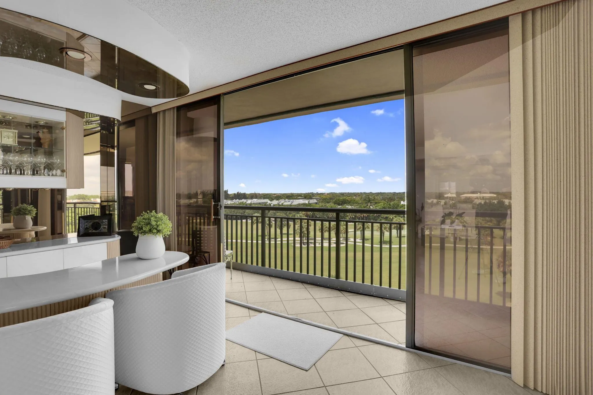 2427 Presidential Way, #701