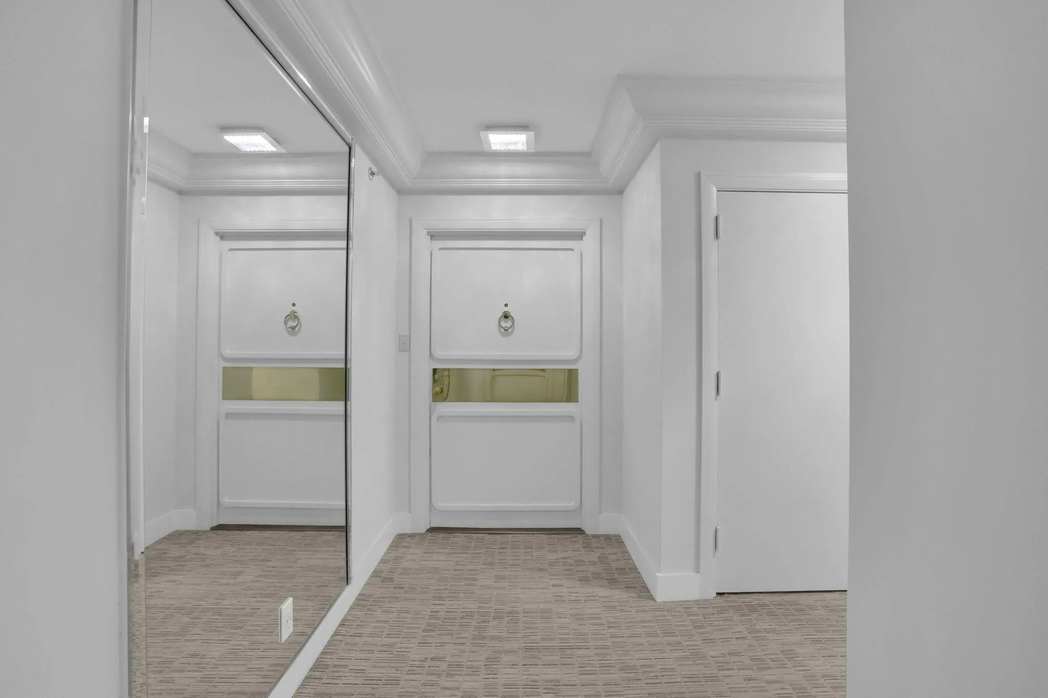 2427 Presidential Way, #701