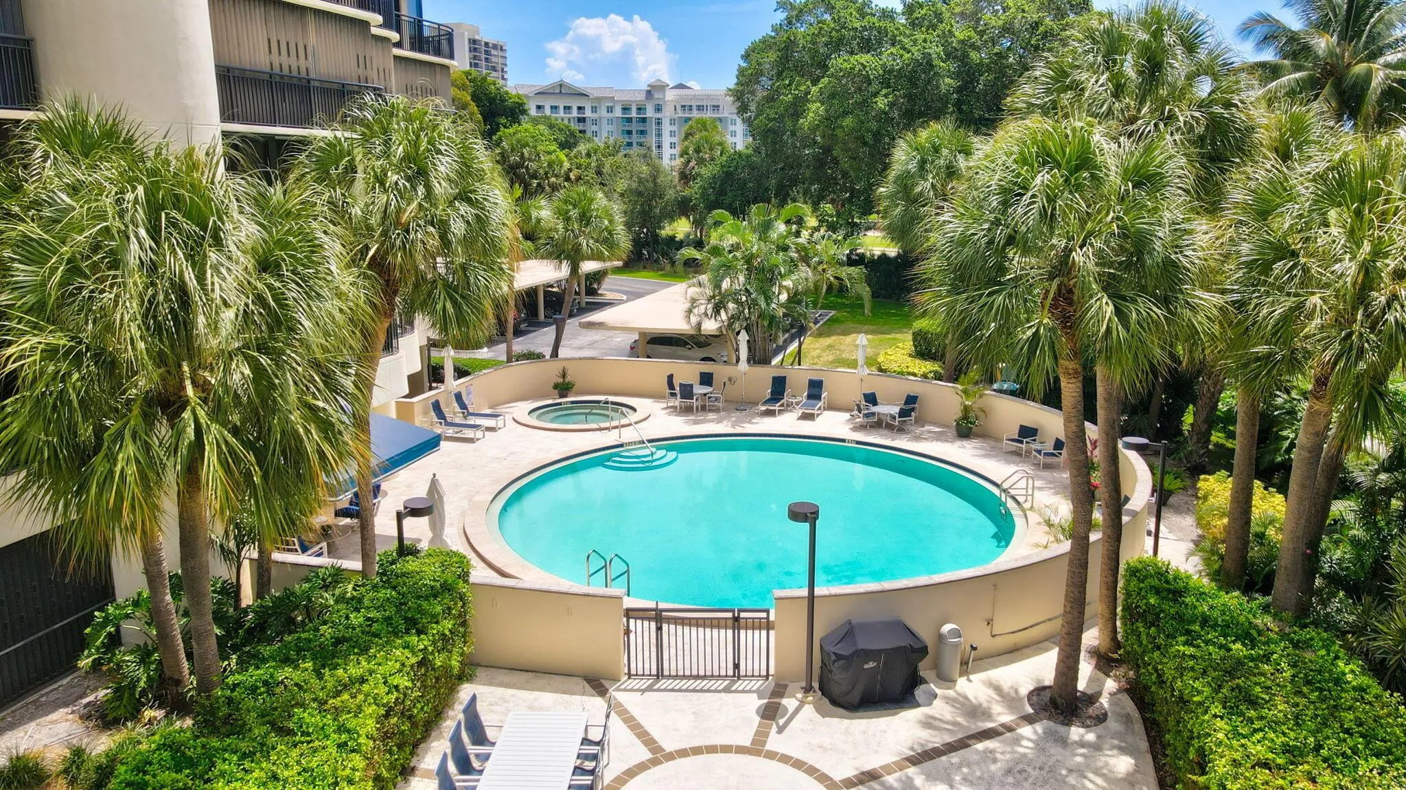 2427 Presidential Way, #701