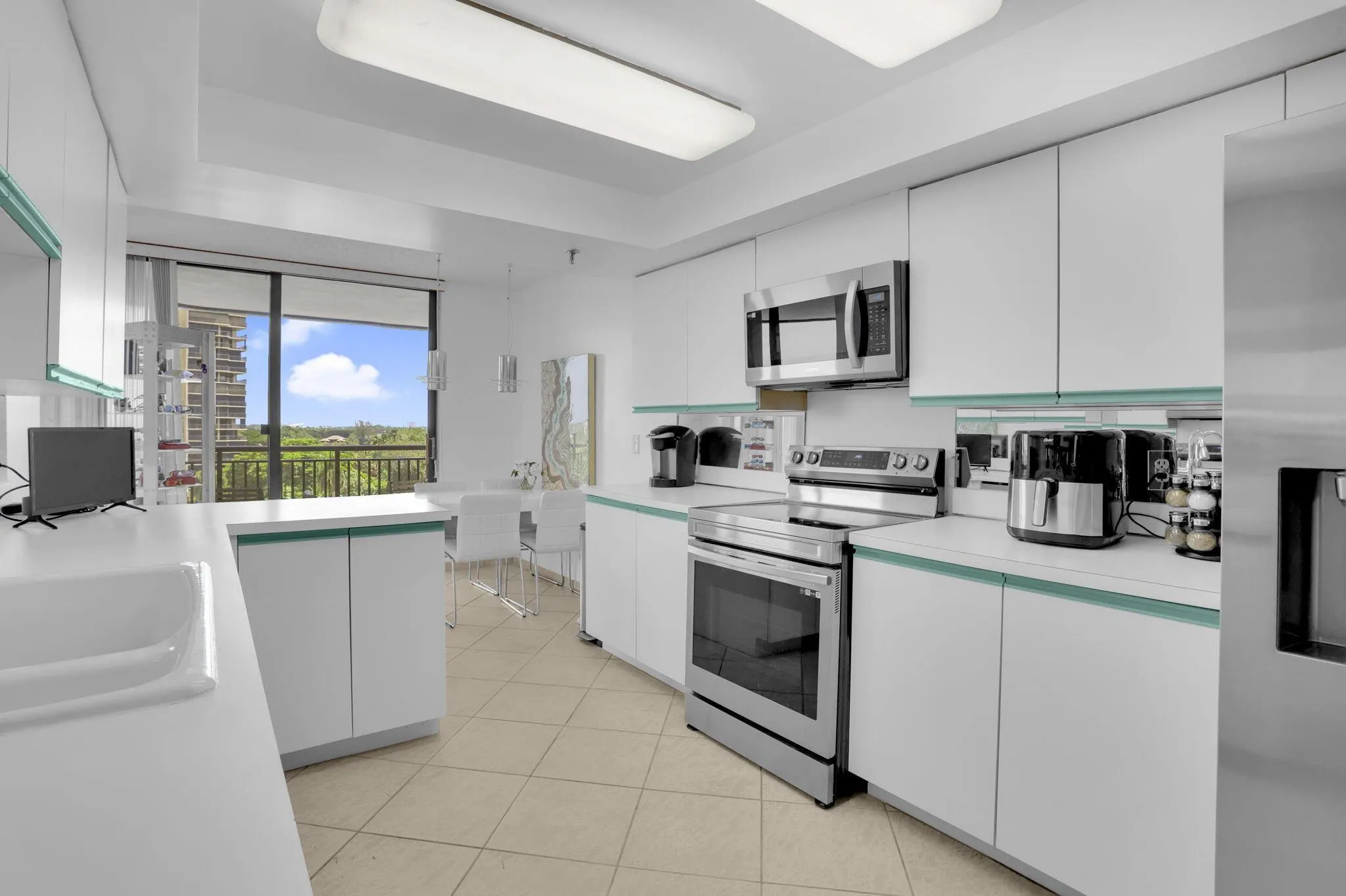 2427 Presidential Way, #701