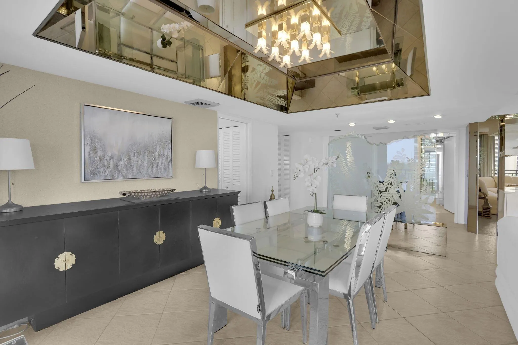 2427 Presidential Way, #701