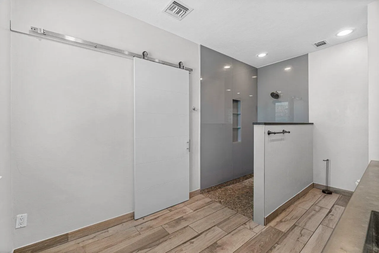625 Via Villagio