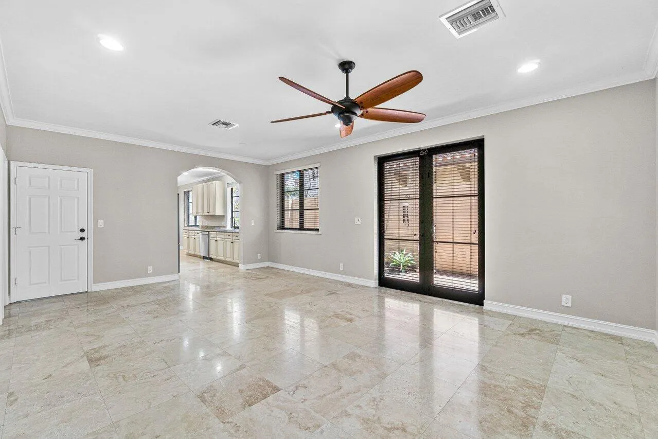 625 Via Villagio