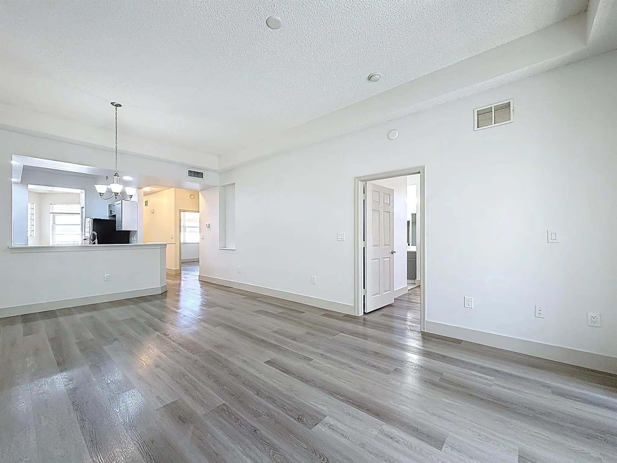 3180 N Haverhill Road, #107