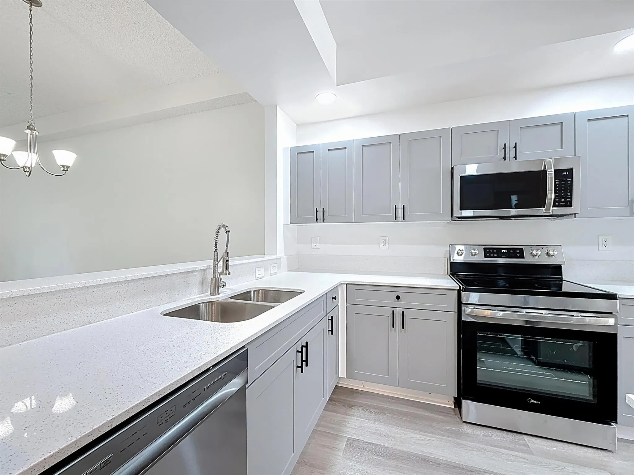 3180 N Haverhill Road, #107