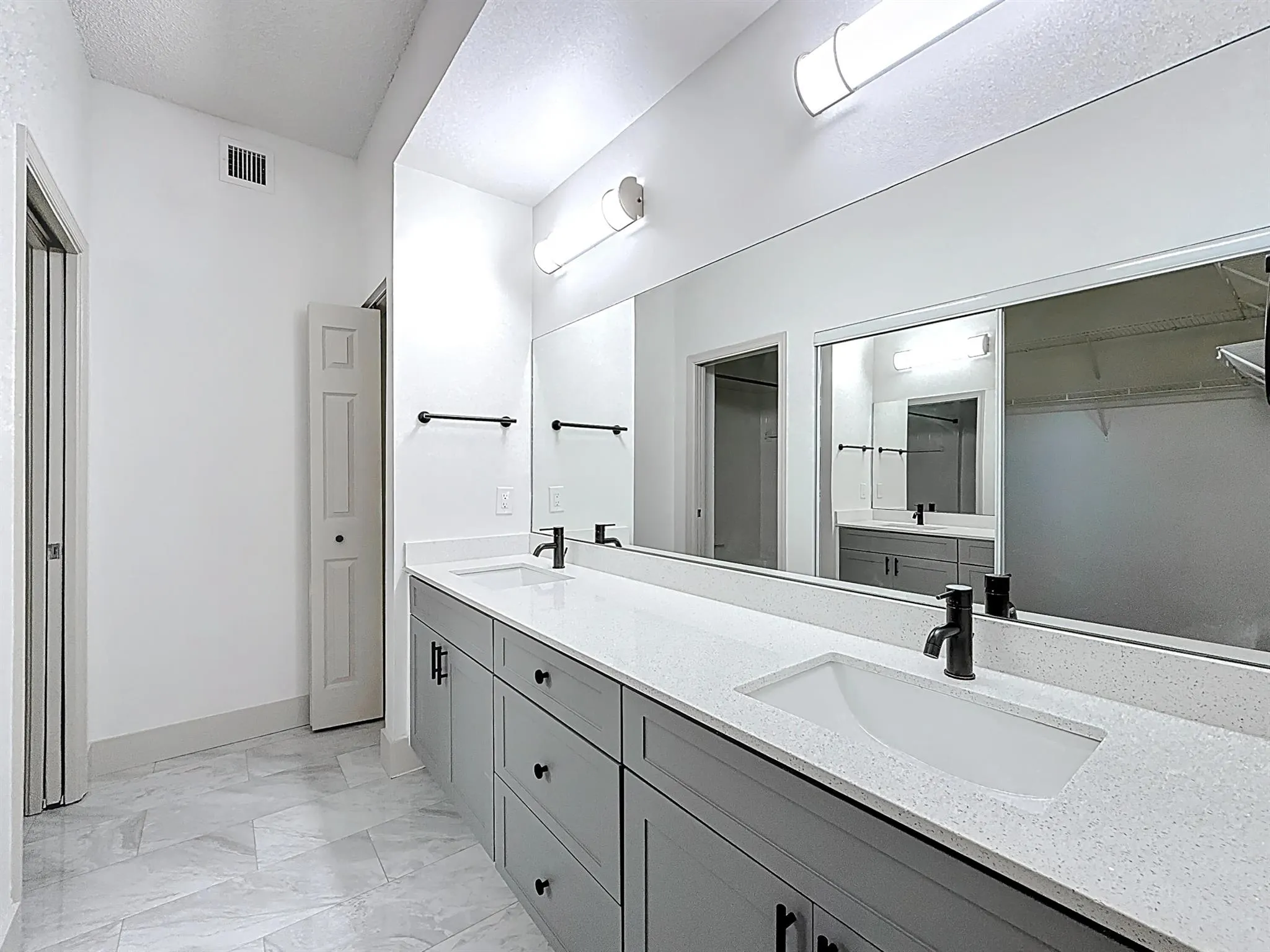 3180 N Haverhill Road, #107