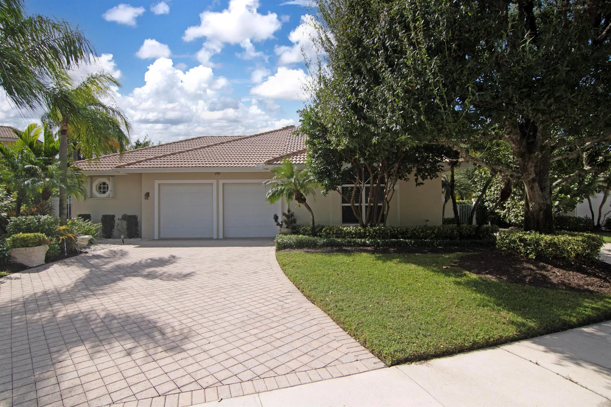2771 Twin Oaks Way
