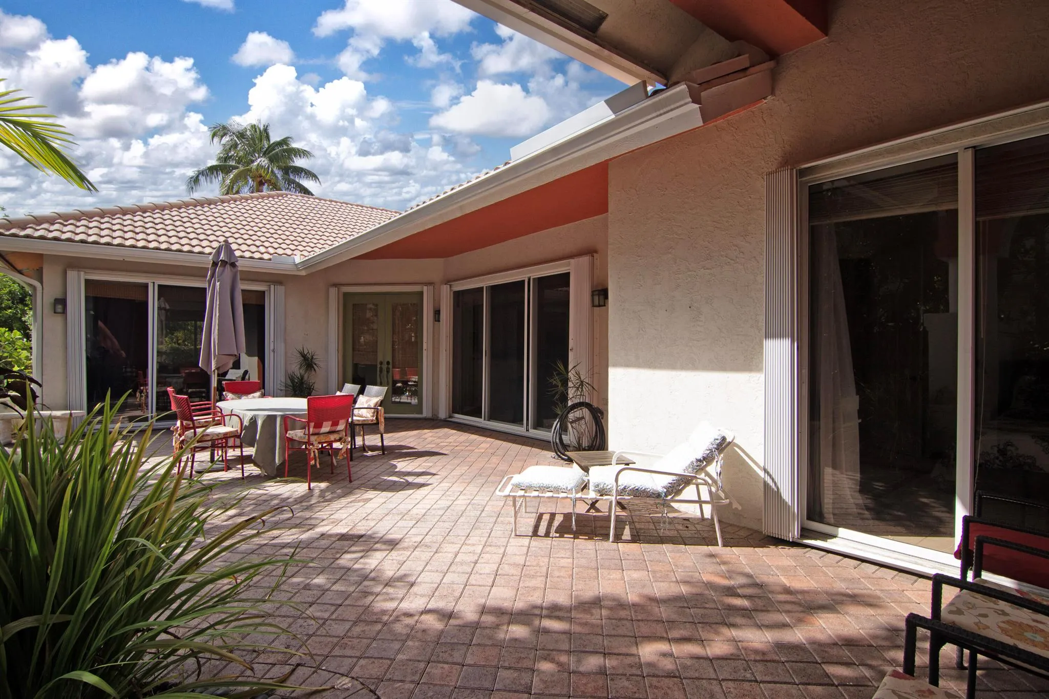 2771 Twin Oaks Way