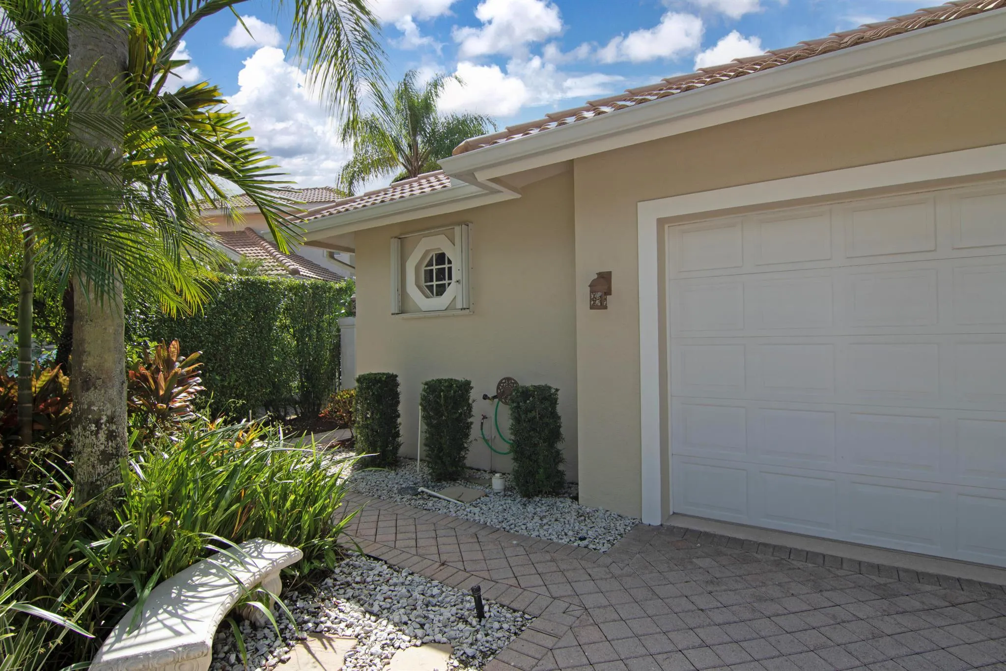 2771 Twin Oaks Way