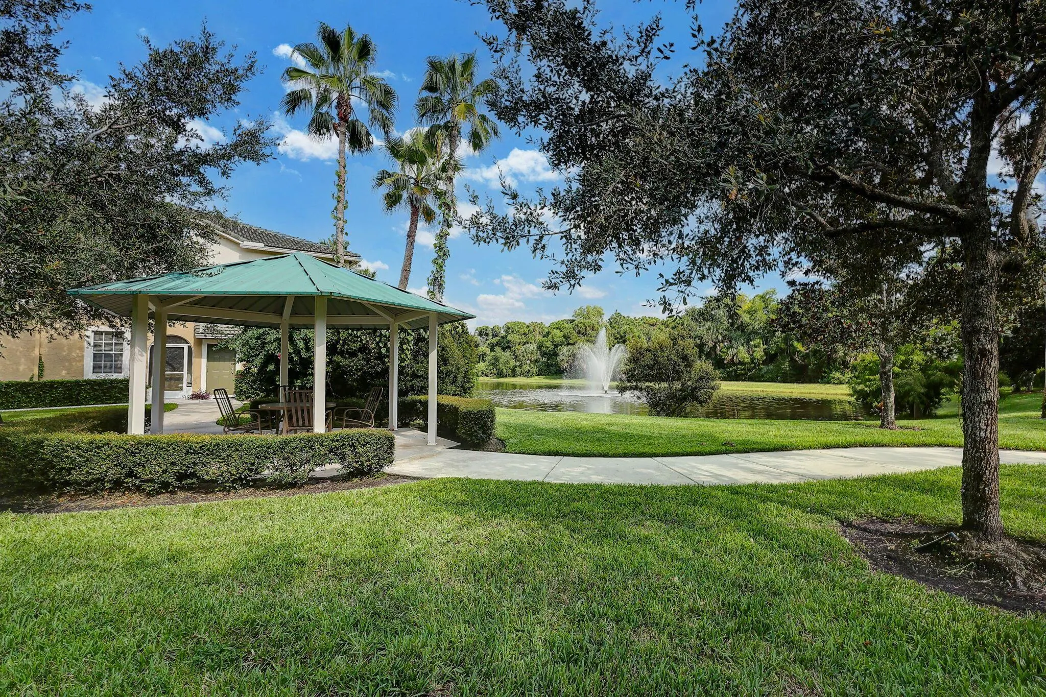 2988 SE Lexington Lakes Drive