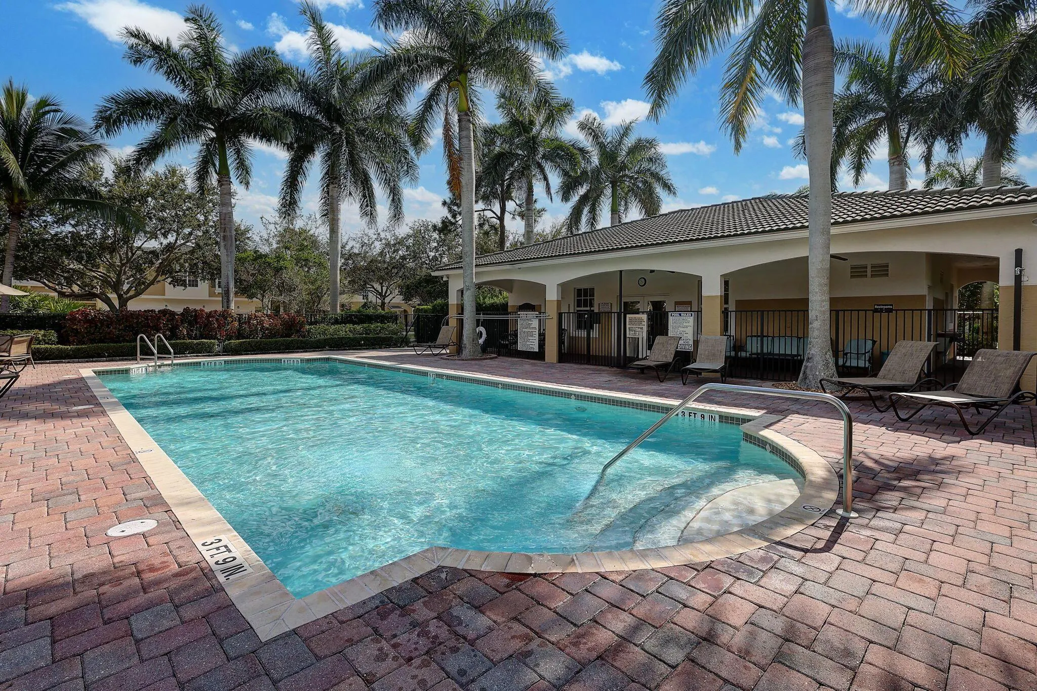 2988 SE Lexington Lakes Drive