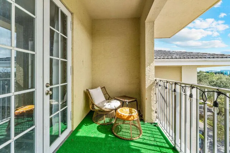 1200 Town Center Drive, #427