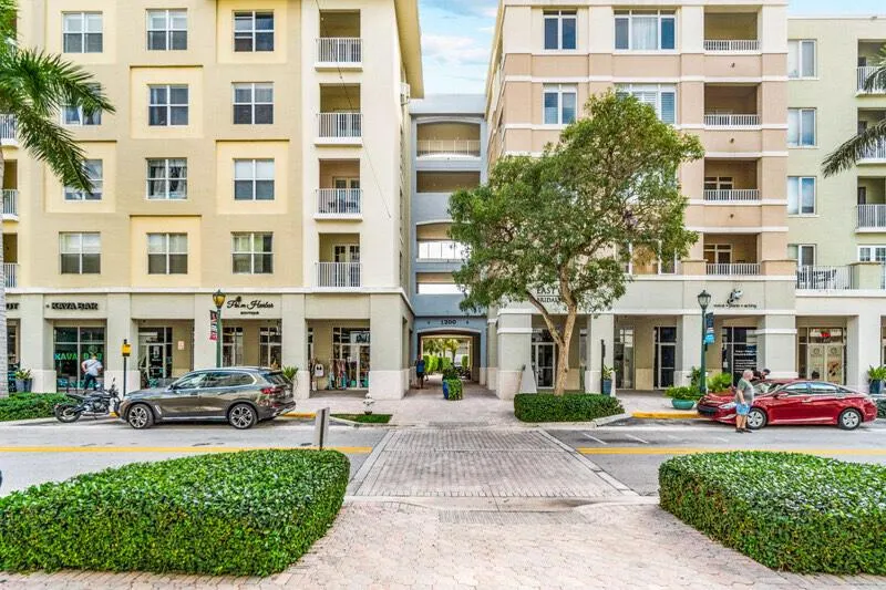 1200 Town Center Drive, #427