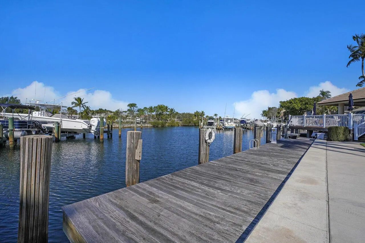 513 Oak Harbour Drive
