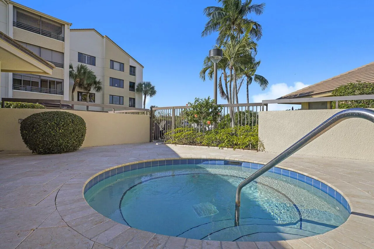 513 Oak Harbour Drive