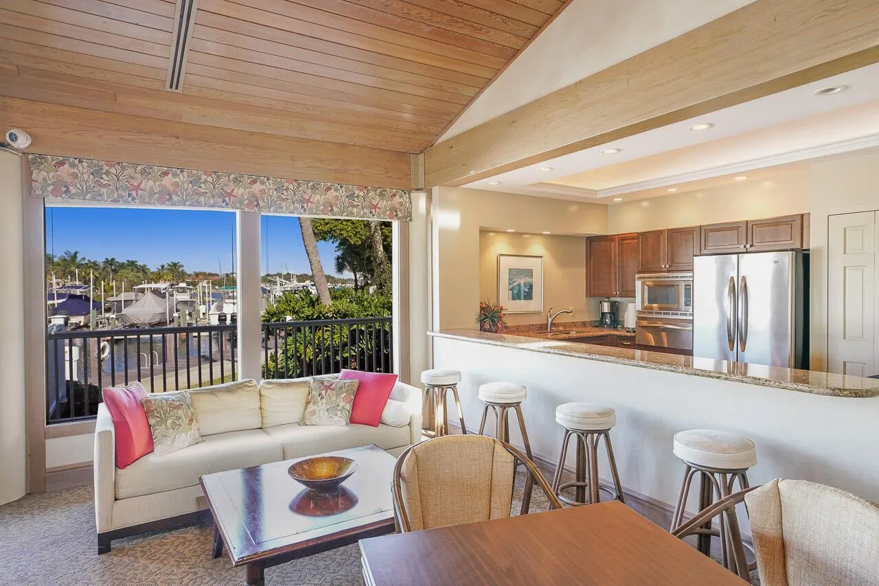 513 Oak Harbour Drive