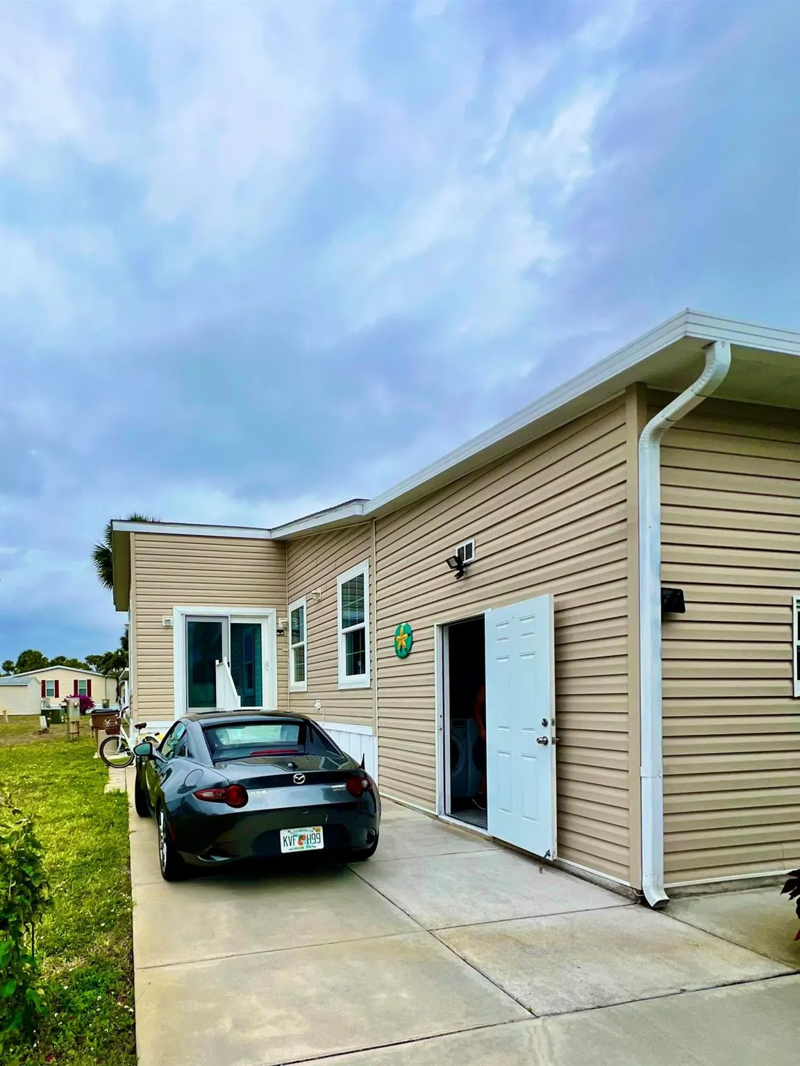 413 Hibiscus Drive
