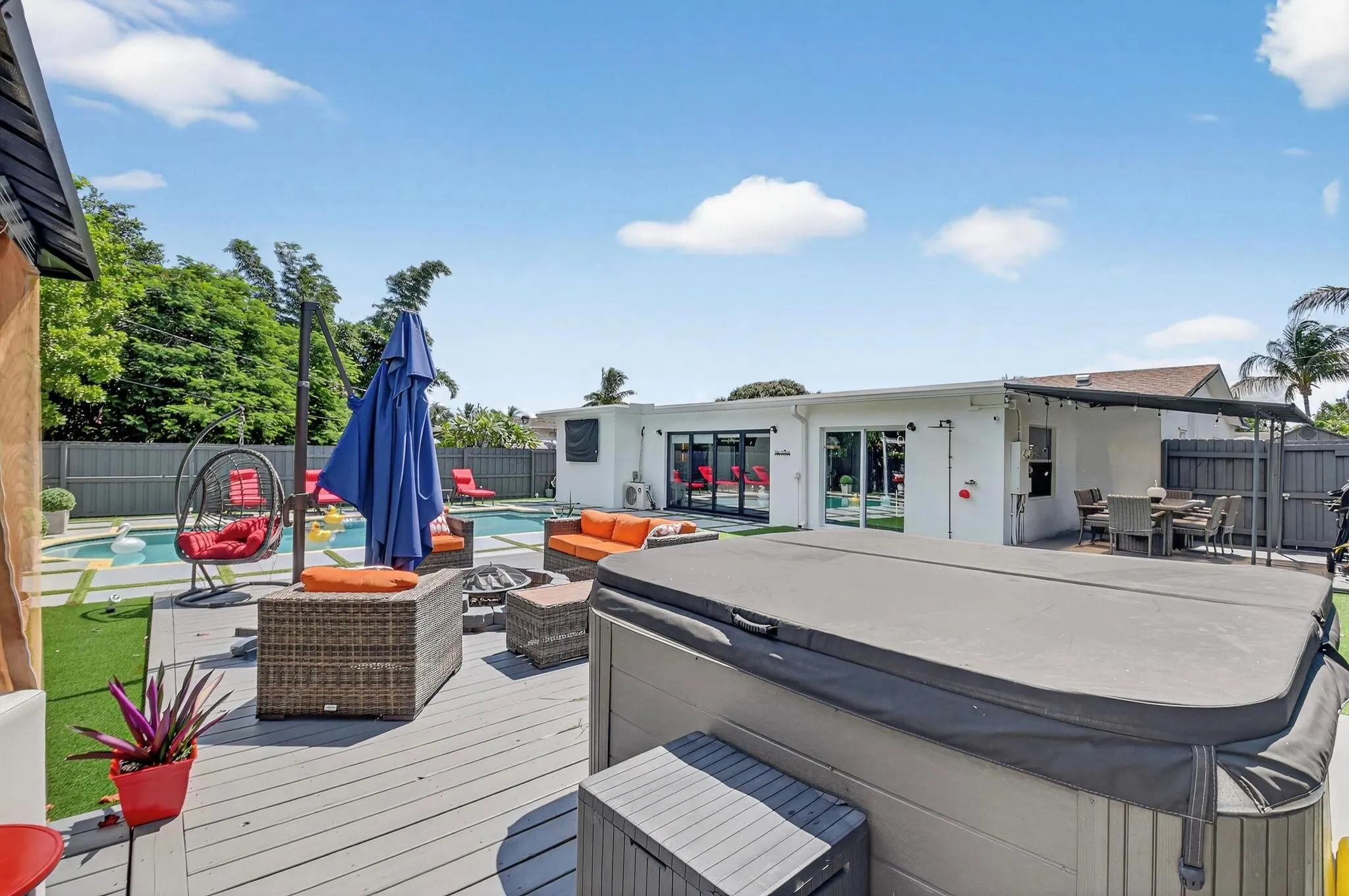 449 SW 4th Avenue