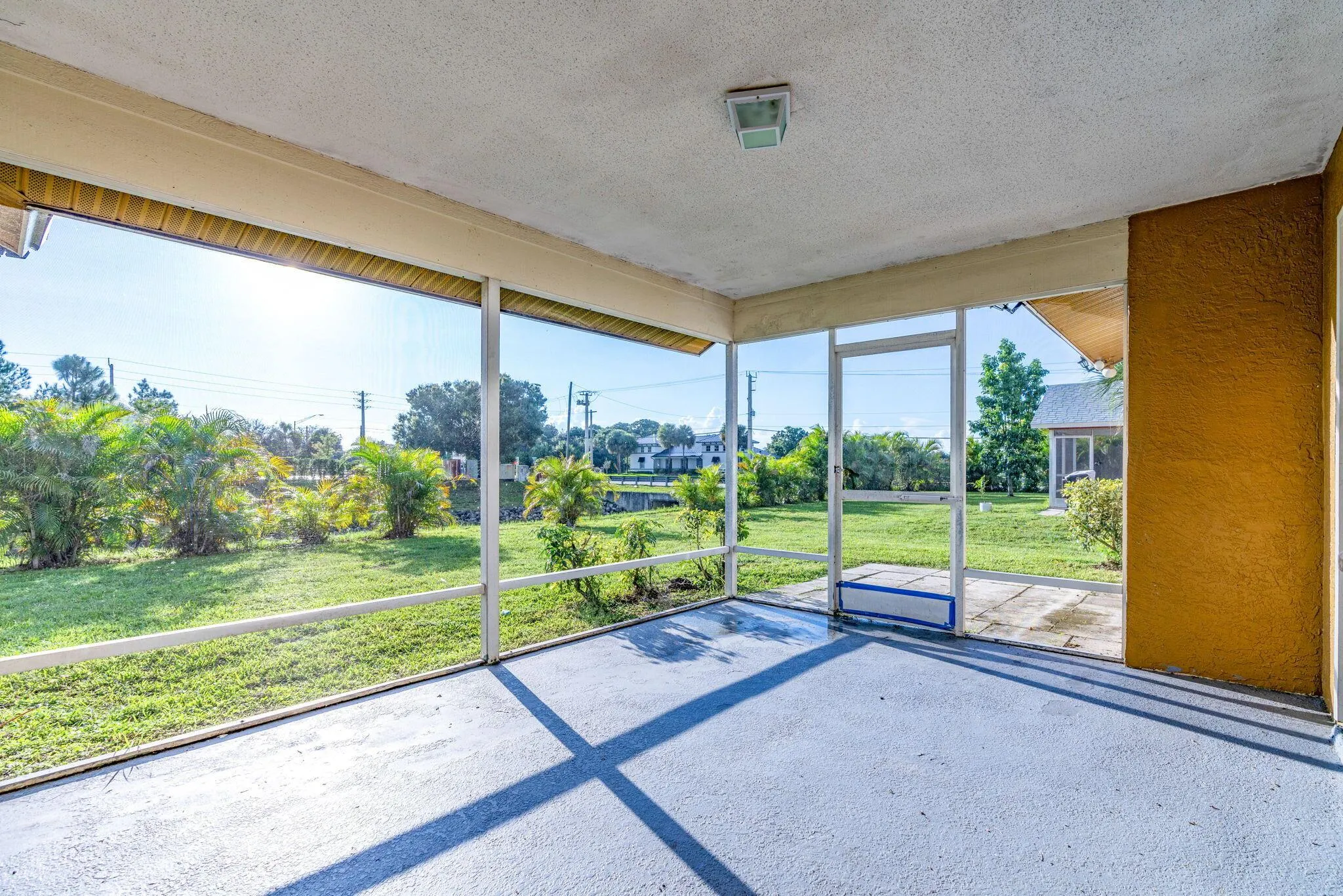 2402 SW Monterrey Lane