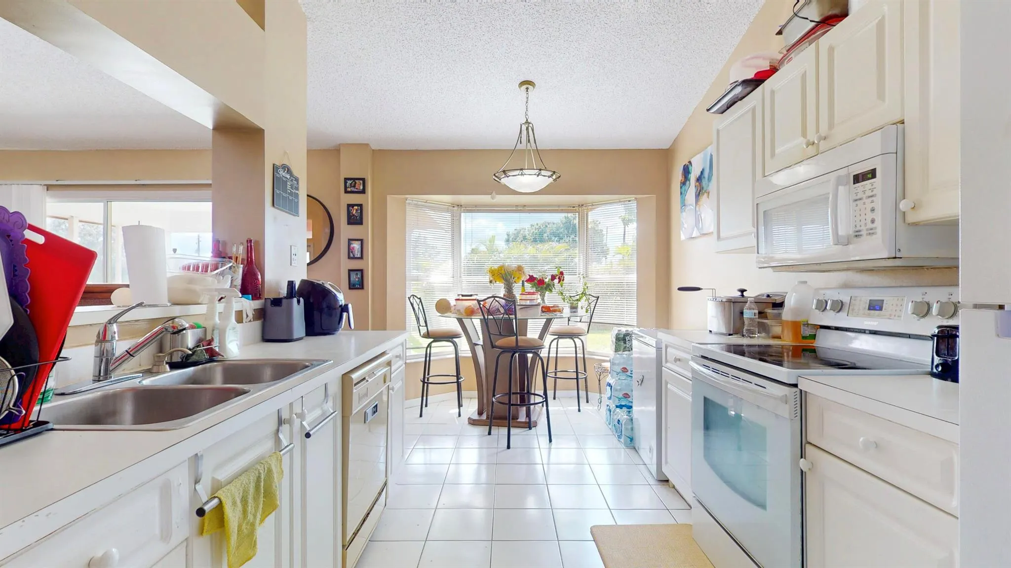 2402 SW Monterrey Lane