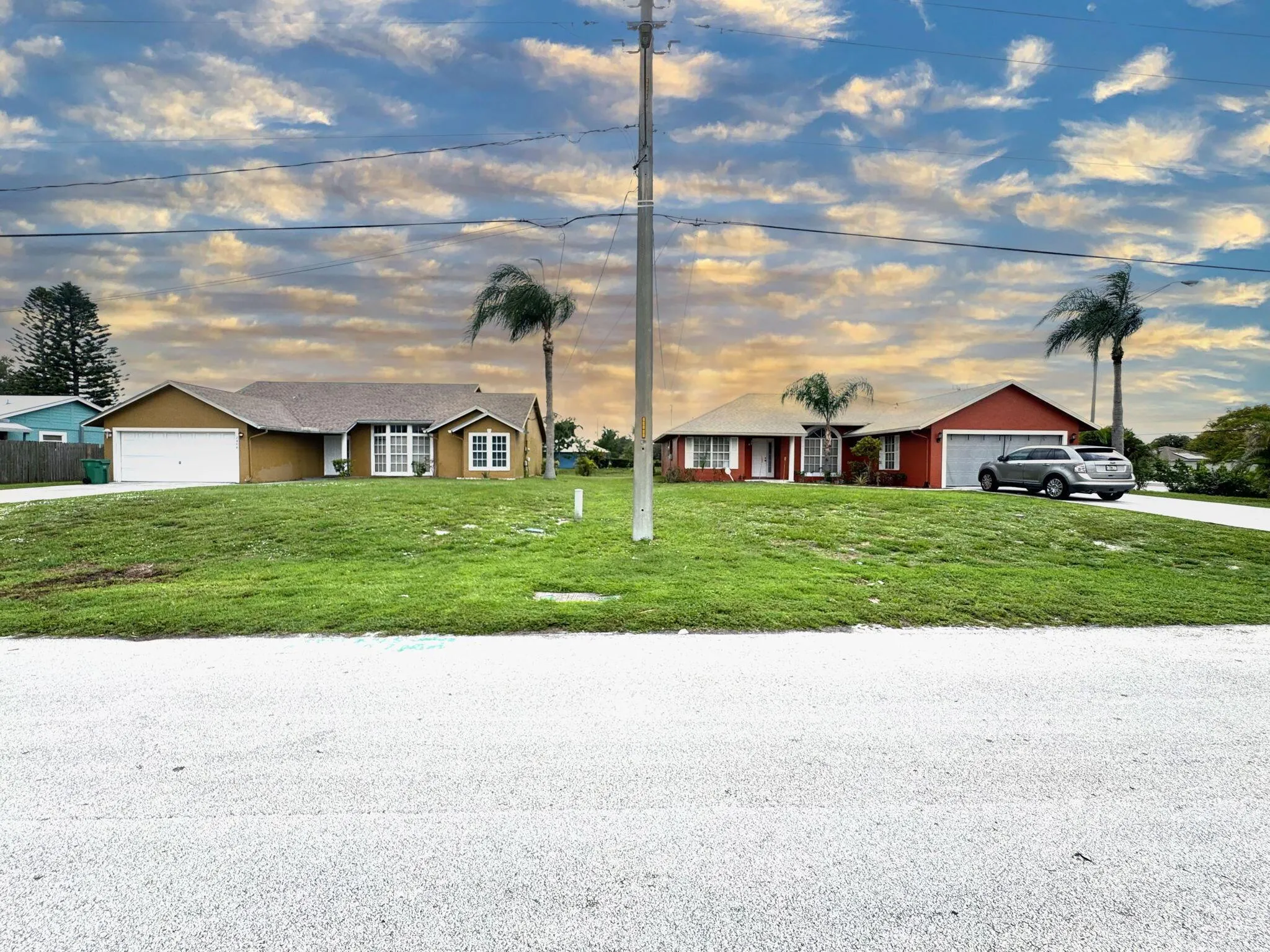 2402 SW Monterrey Lane