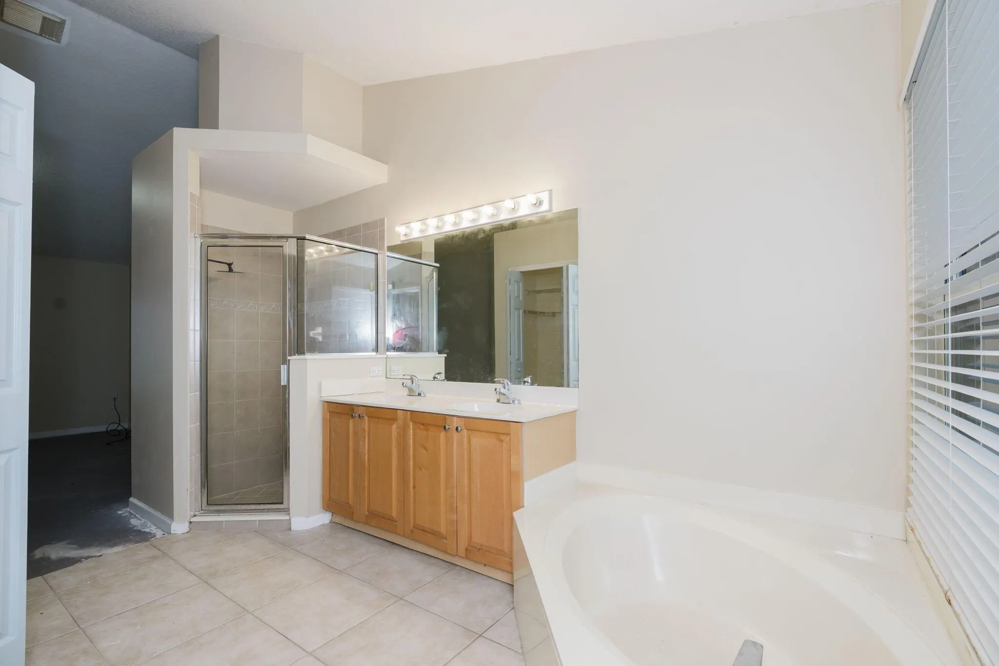2402 SW Monterrey Lane