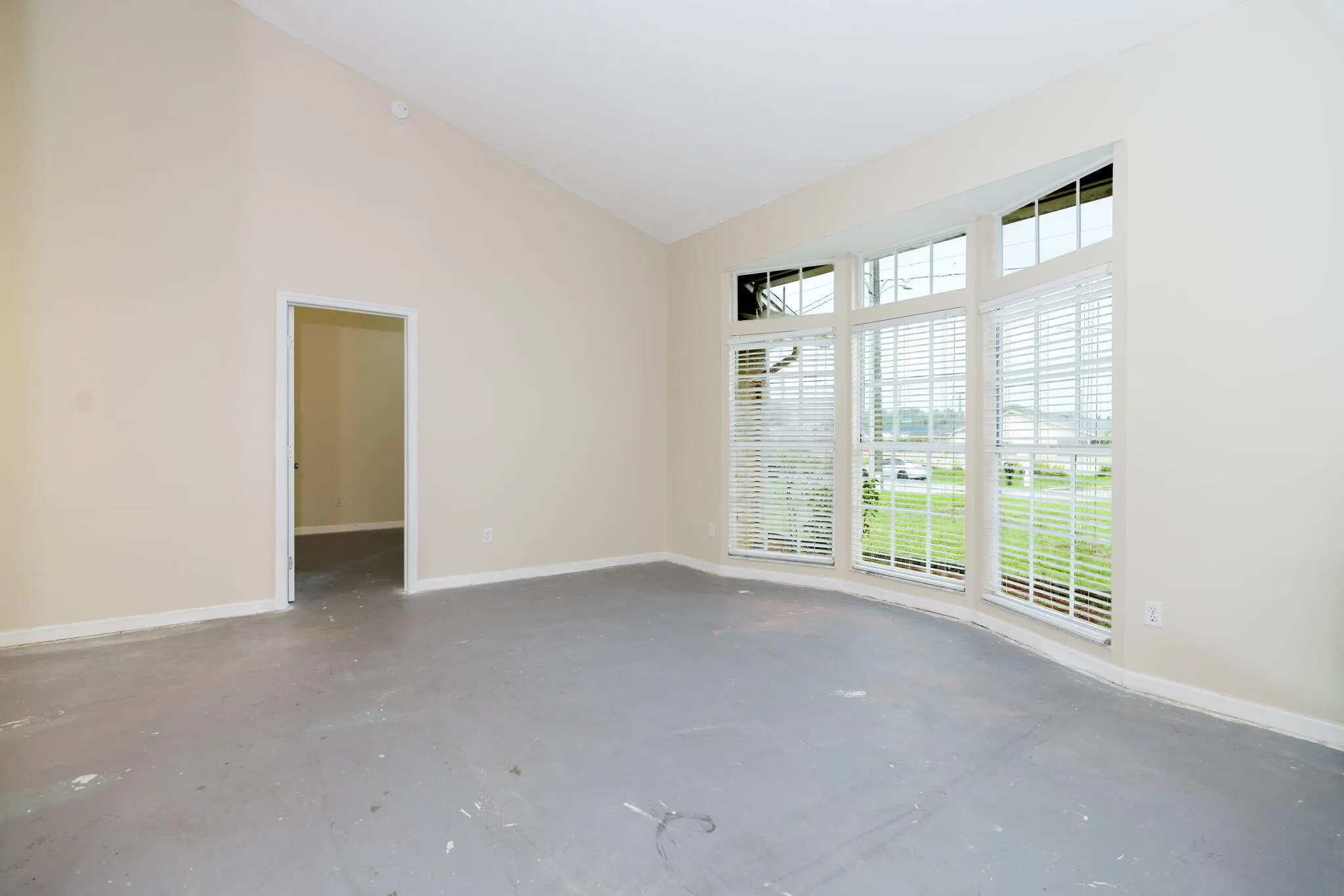 2402 SW Monterrey Lane