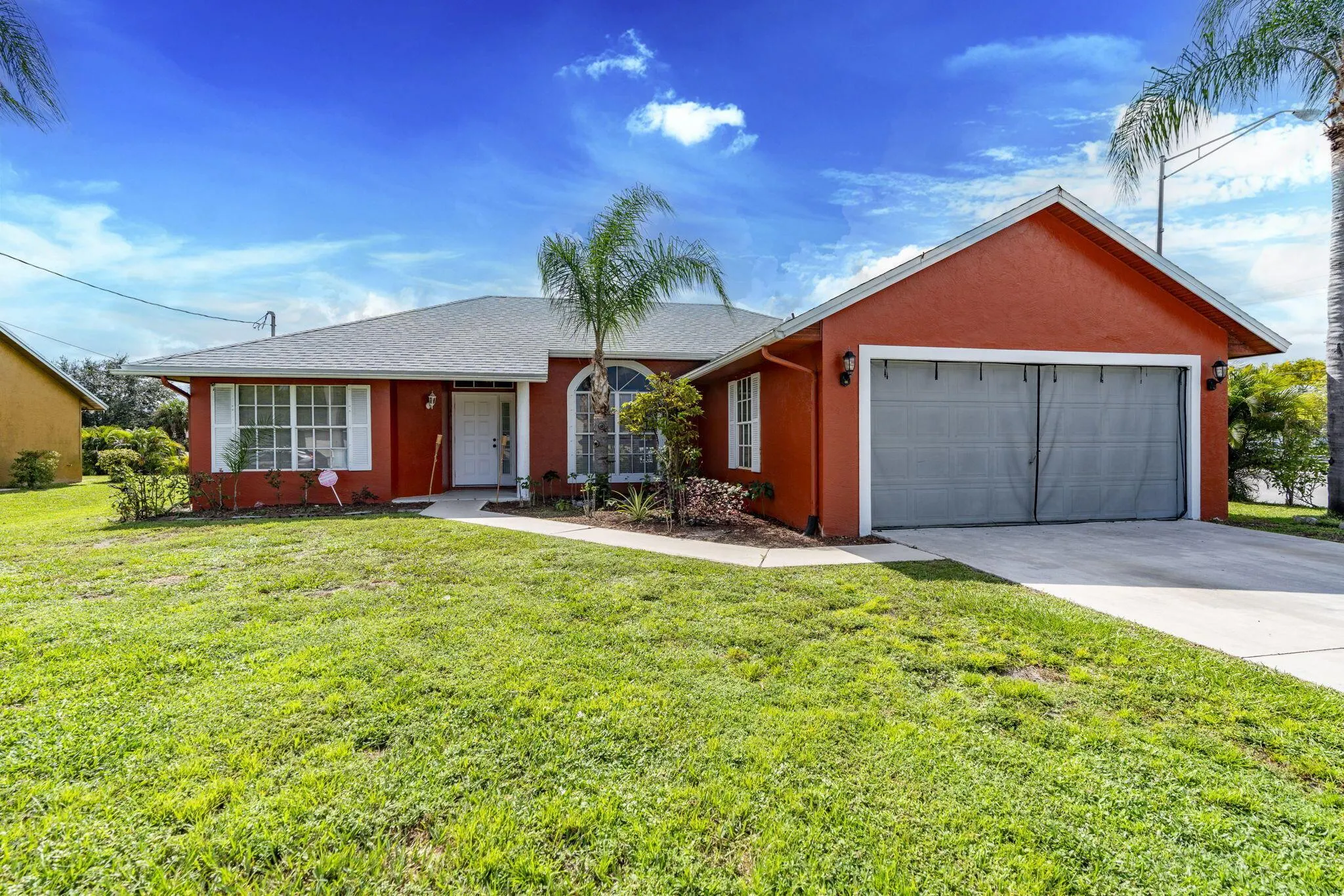 2402 SW Monterrey Lane