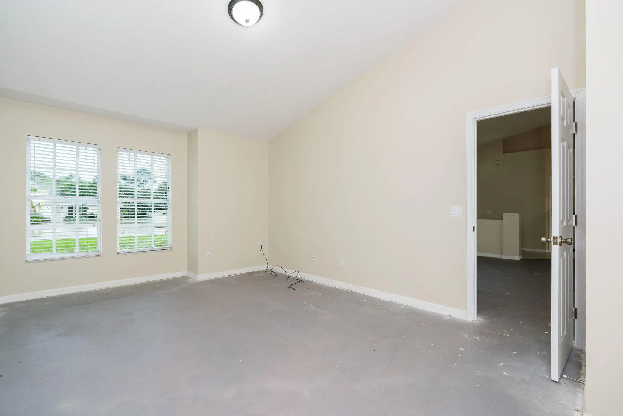 2402 SW Monterrey Lane