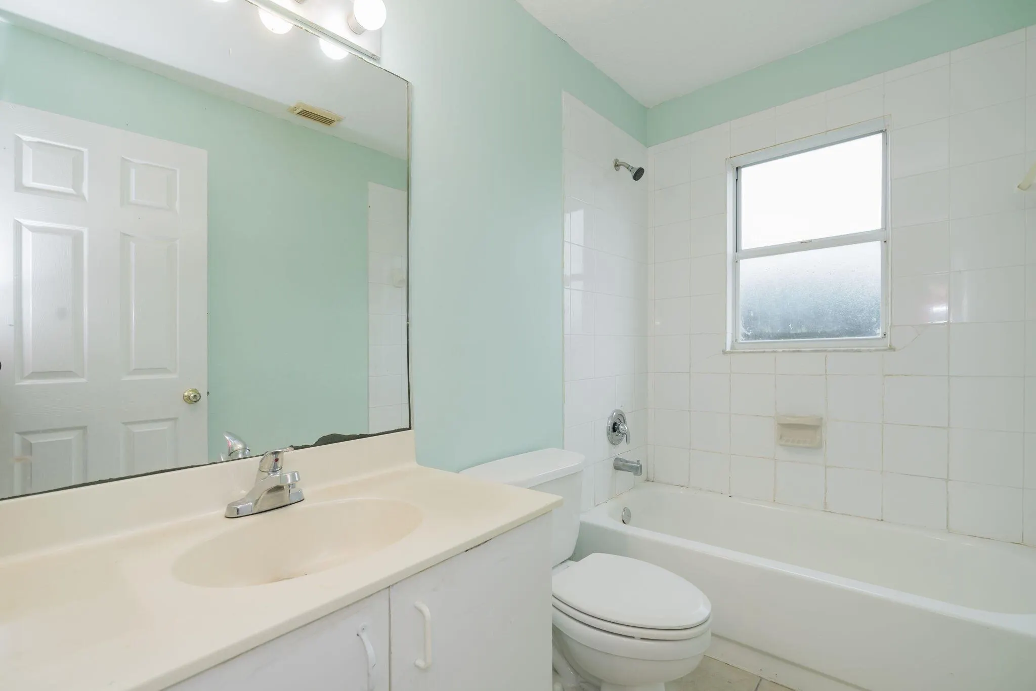 2402 SW Monterrey Lane