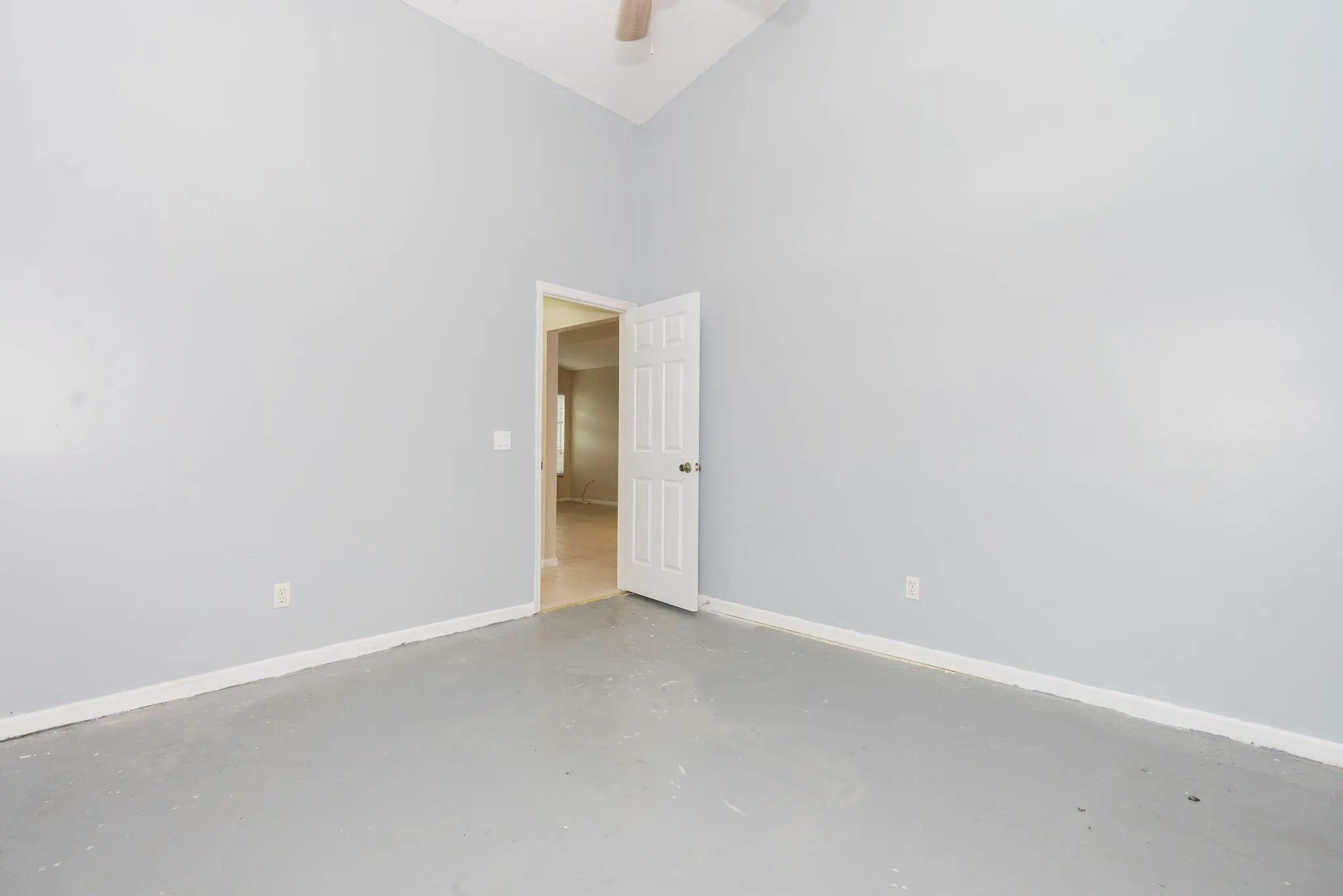 2402 SW Monterrey Lane