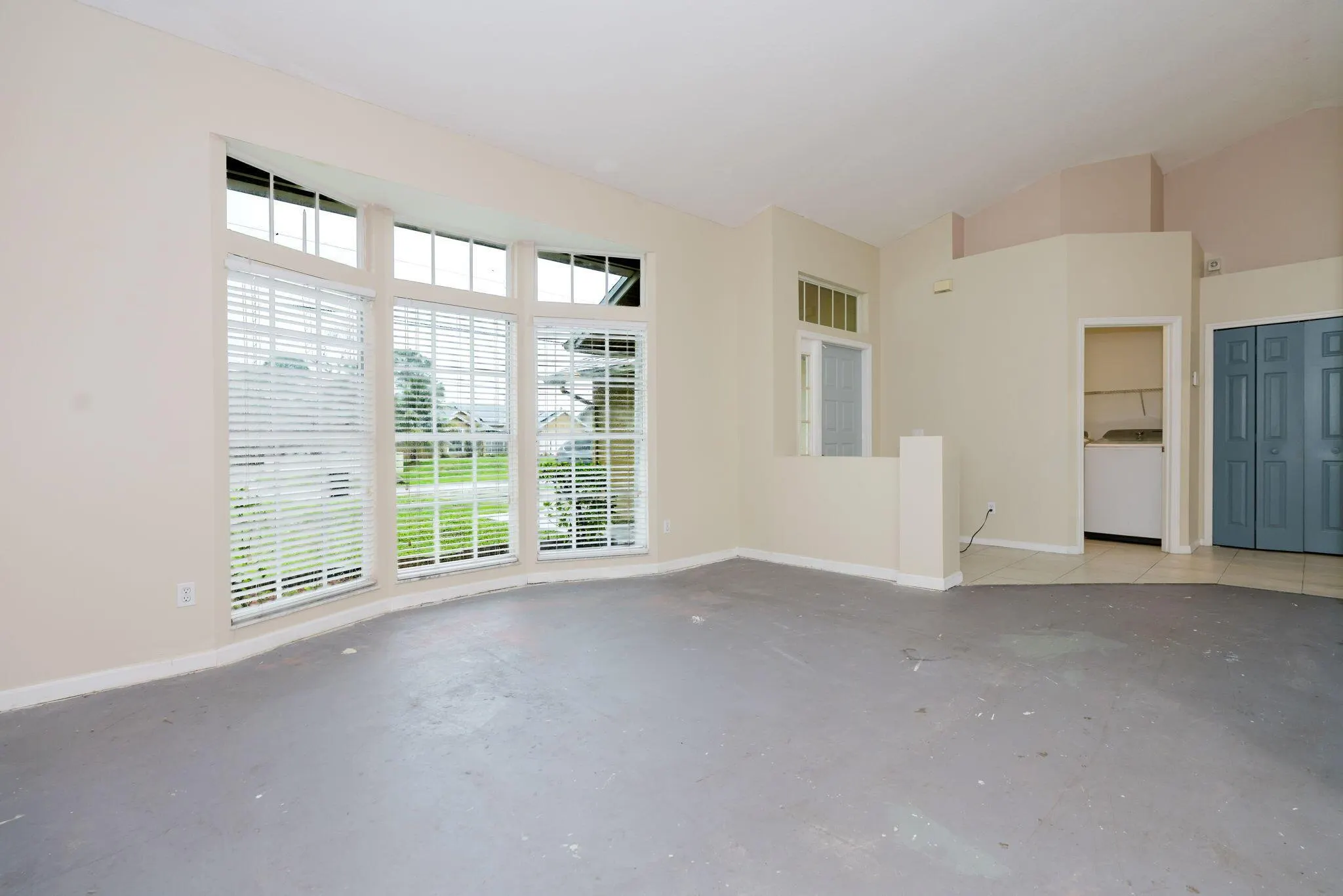 2402 SW Monterrey Lane
