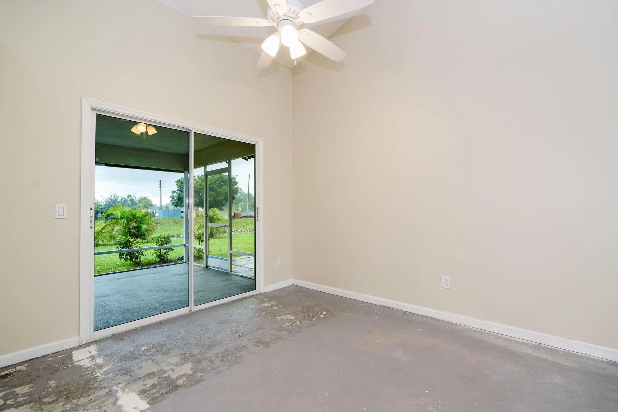 2402 SW Monterrey Lane